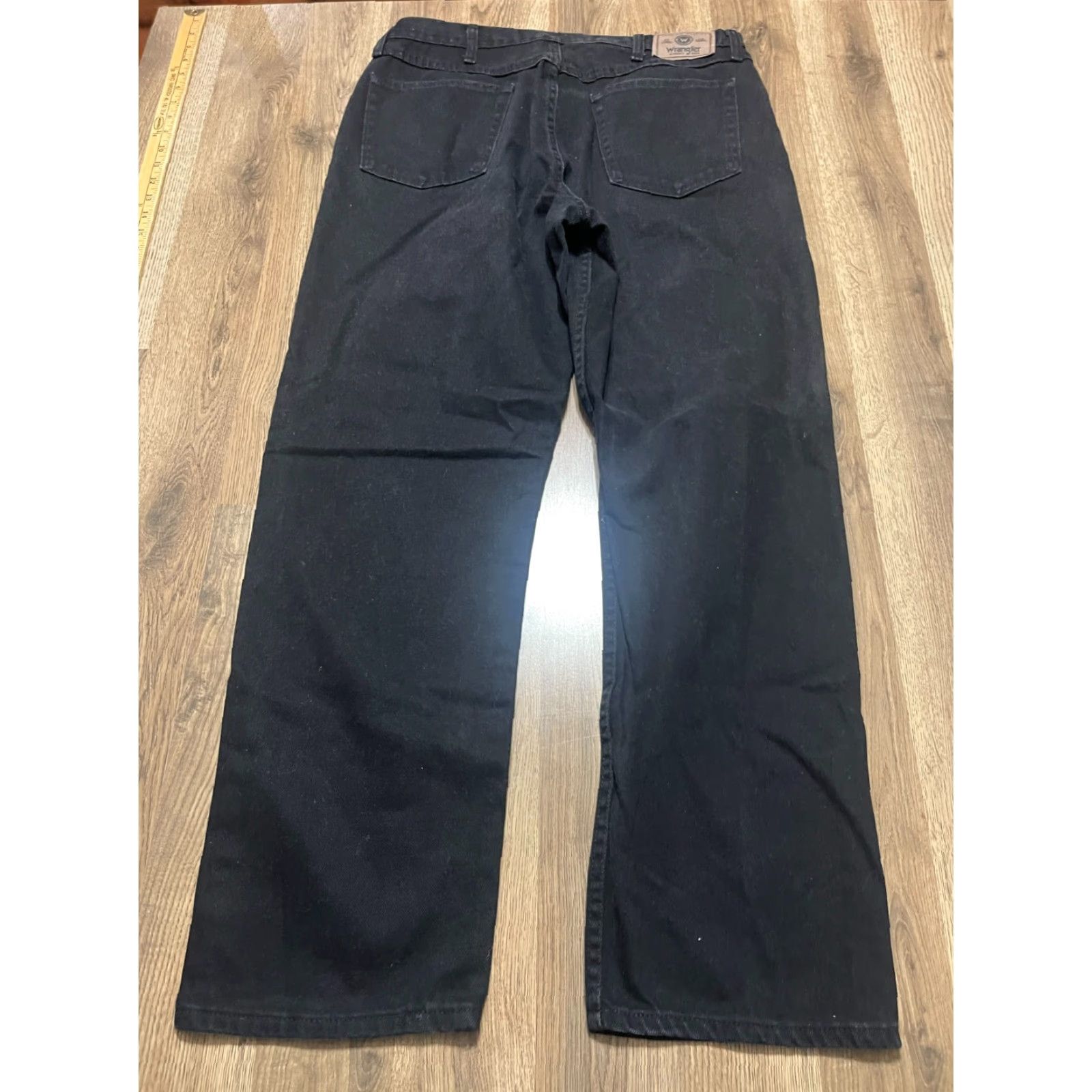 Wrangler Wrangler Jeans Mens 36x32 Black Denim Relaxed Fit Straight Leg Shirt? Size US 36 / EU 52 - 2 Thumbnail