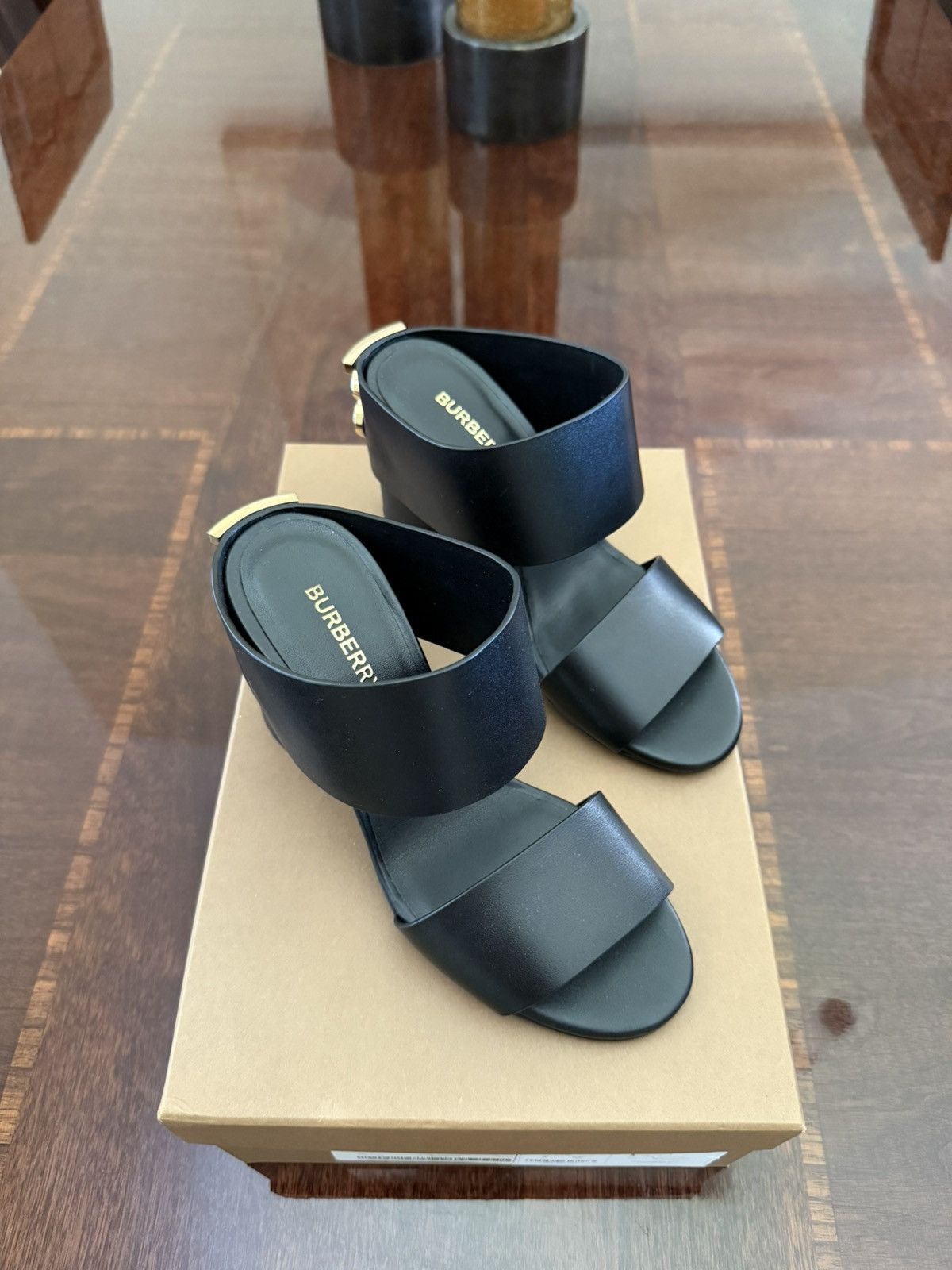 Burberry Burberry TB heels Size US 5 / IT 35 - 6 Thumbnail