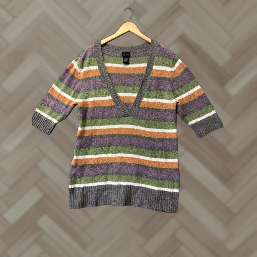 Torrid Torrid Sweater Womens Multicolor V-Neck 3/4 Sleeve Tunic Pullover +Size 3/0 Striped Open-Knit 0326 Size XS / US 0-2 / IT 36-38 - 1 Thumbnail