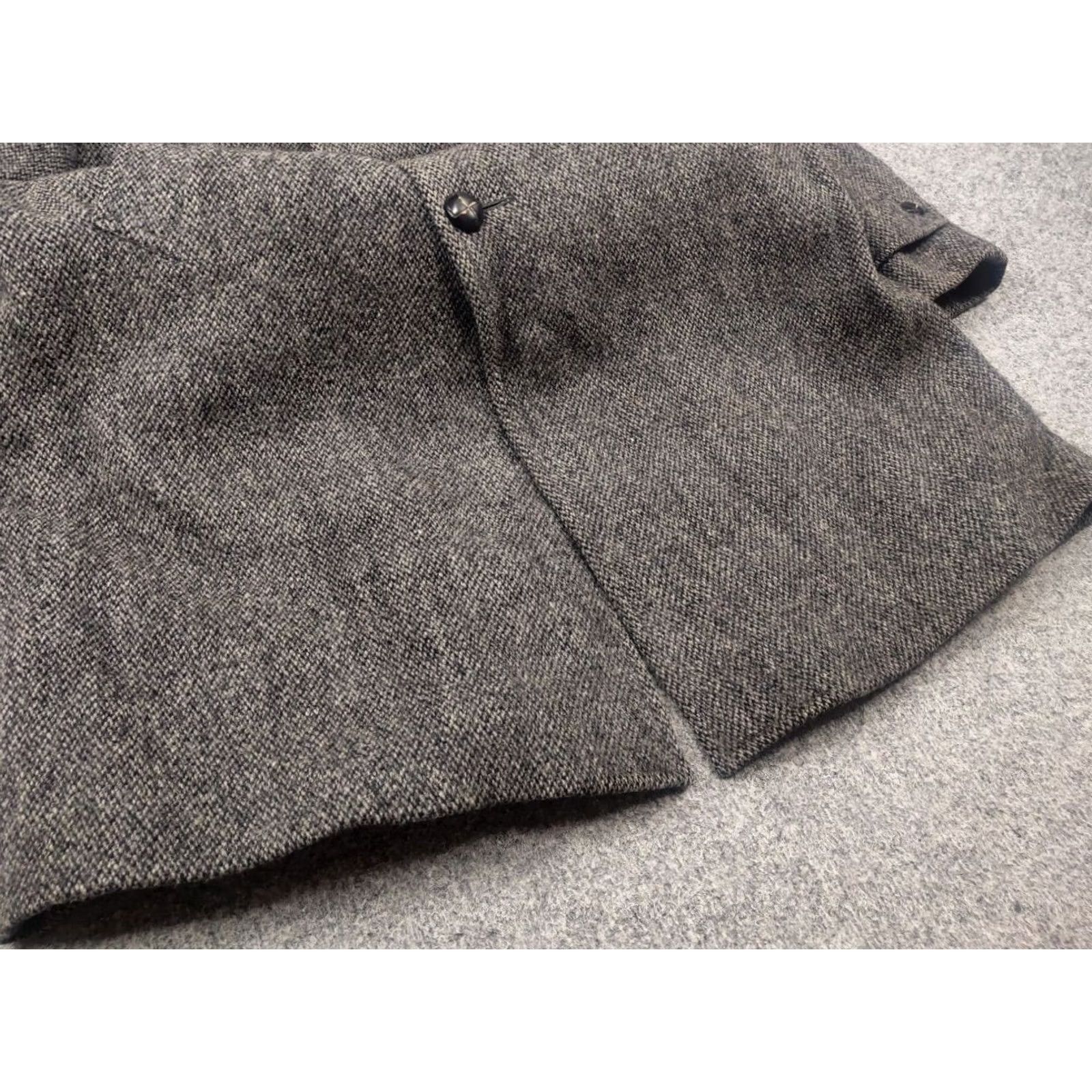 Harris Tweed VINTAGE Harris Tweed England Overcoat Gray Scottish Wool herringbone Coat Jacket 80s Men L Winter Fall Wool Tweed Long 103 cm 70 cm 58 cm Size US L / EU 52-54 / 3 - 7 Thumbnail