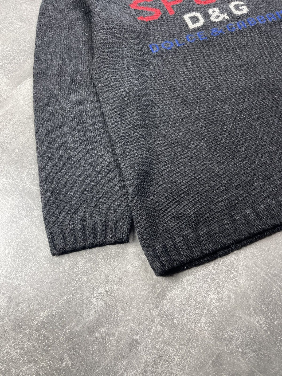 Dolce & Gabbana D&G Dolce & Gabbana 00s Sport Logo Knit Sweater Charcoal Size US L / EU 52-54 / 3 - 4 Thumbnail