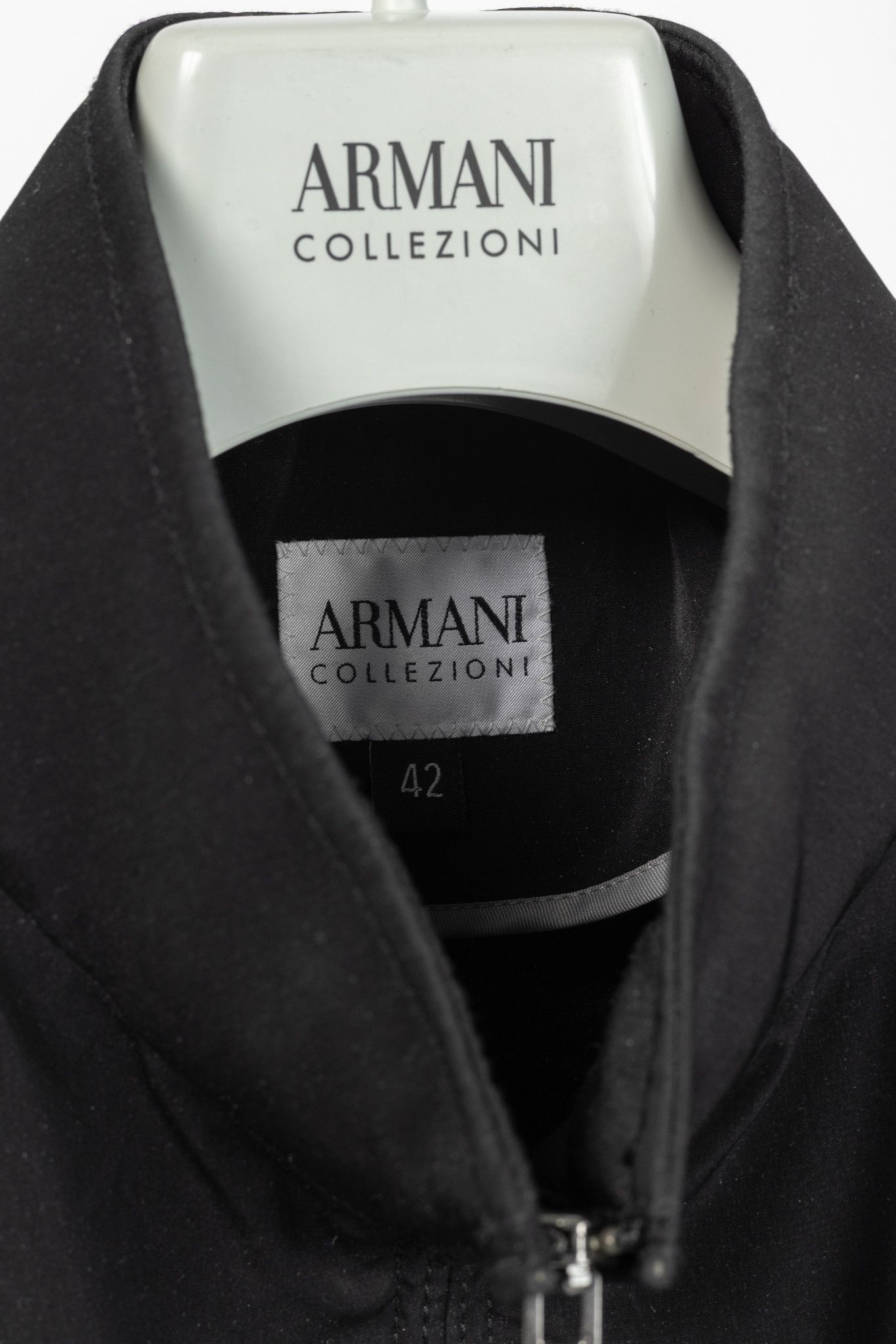 Armani Collezioni Armani Collezioni Black Water-Repellent Hidden-Hood Jacket Size US XL / EU 56 / 4 - 4 Thumbnail