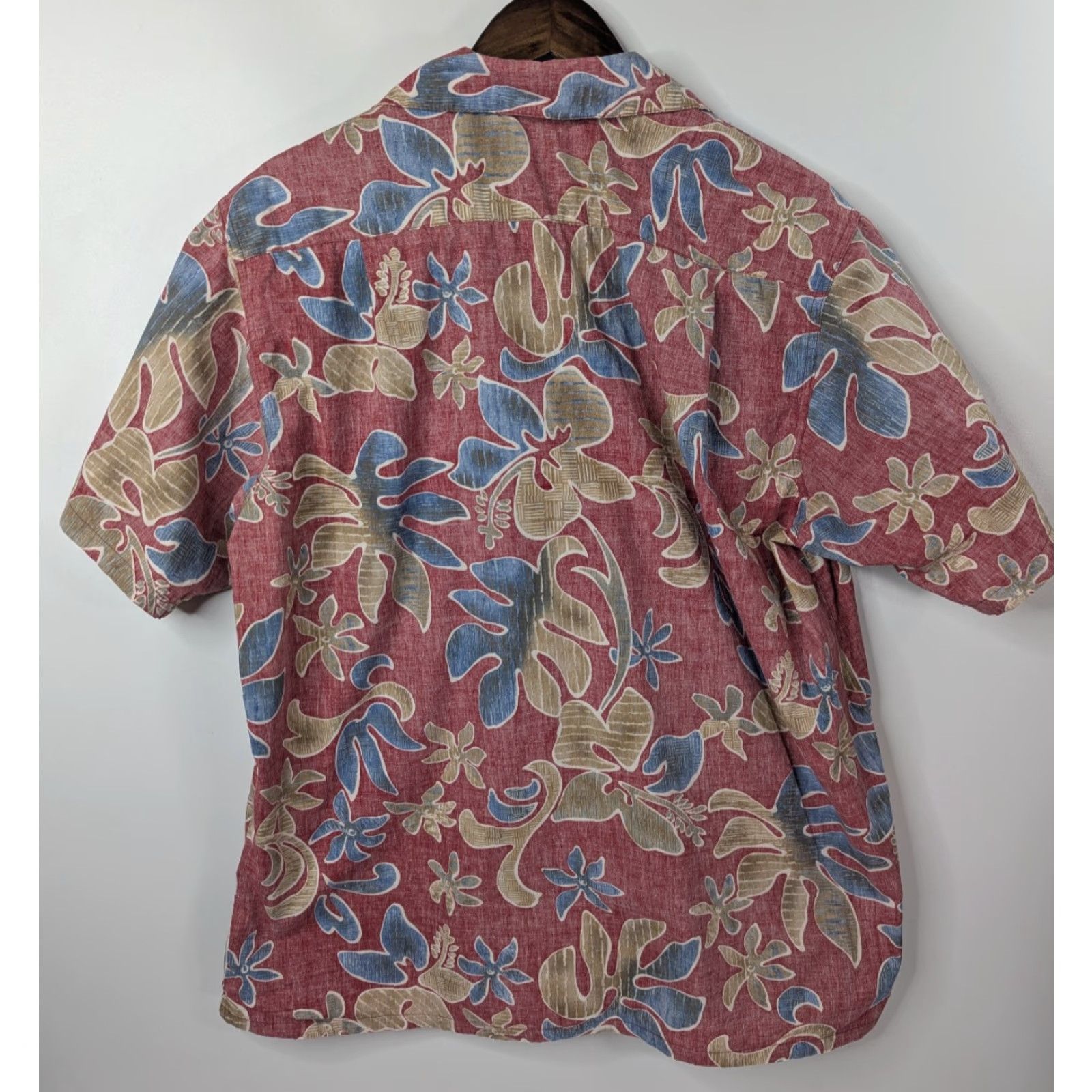 Vivobarefoot VTG Go Barefoot Hawaiian Aloha Shirt Mens Large Red Floral Reverse Collar Button-Up Short Sleeve Size US L / EU 52-54 / 3 - 3 Thumbnail