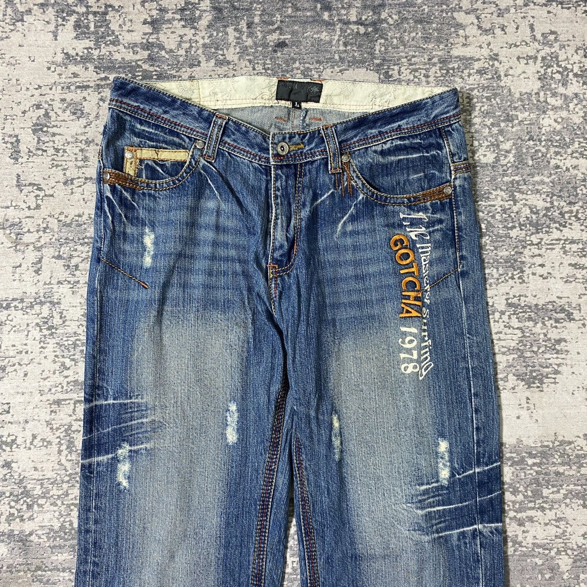 If Six Was Nine × Japanese Brand × Le Grande Bleu (L.G.B.) Vintage Gotcha Spellout Raw Faded Denim Pants Size US 34 / EU 50 - 4 Thumbnail