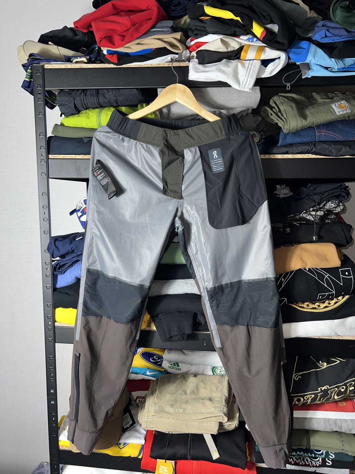 On 🔥 On Clound Women’s Waterproof Pants Olive/Brown Size S Size 27" / US 4 / IT 40 - 11 Thumbnail