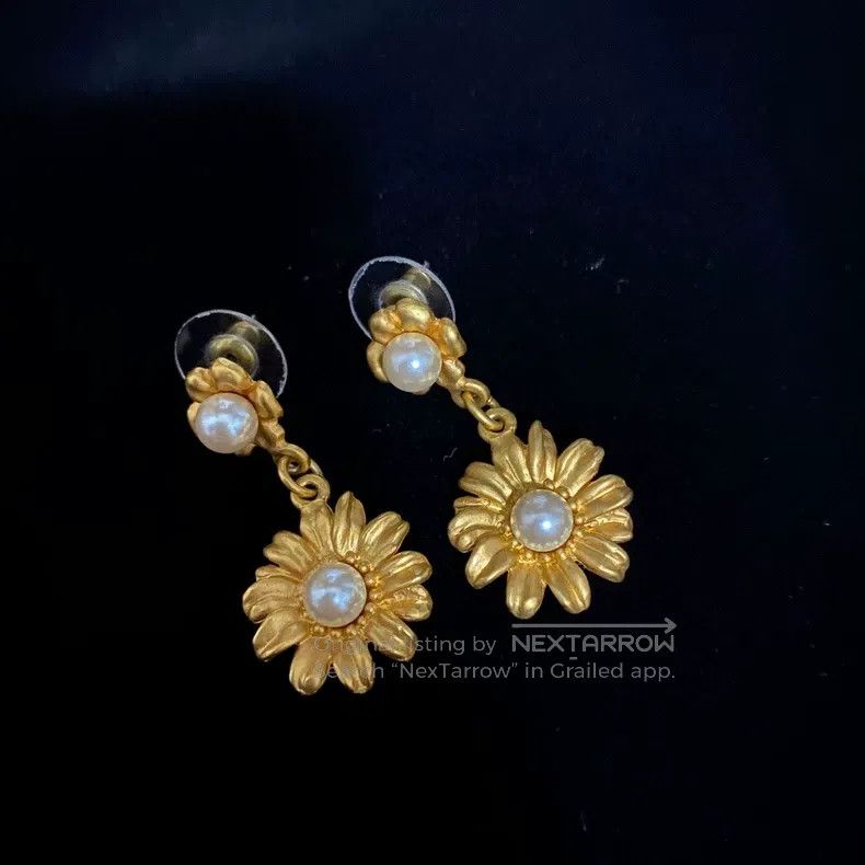 Kenzo kenzo Vintage Pearl Daisy Earrings Size ONE SIZE - 5 Thumbnail