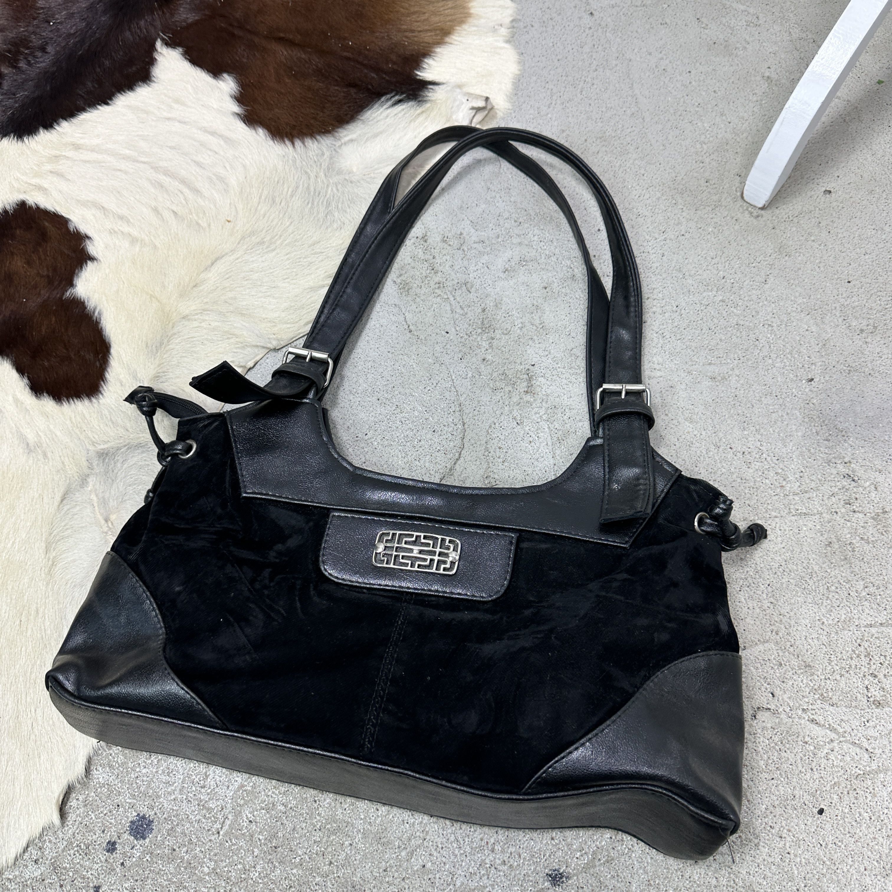 Vintage Vintage Avant Garde Velvet Baguette Bag Y2K Size ONE SIZE - 4 Thumbnail