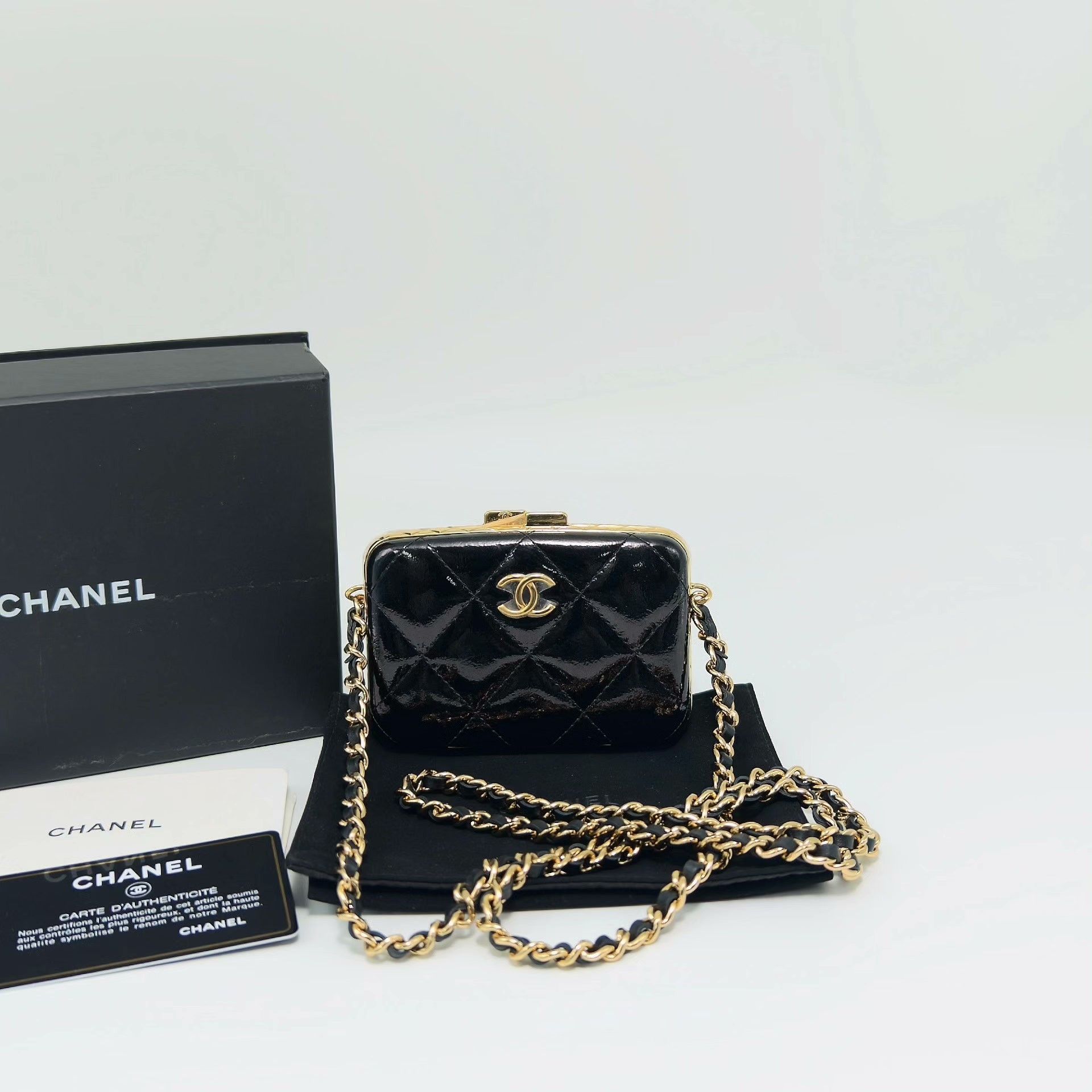 Chanel Pre-loved Bag Very good condition Size ONE SIZE - 1 Thumbnail