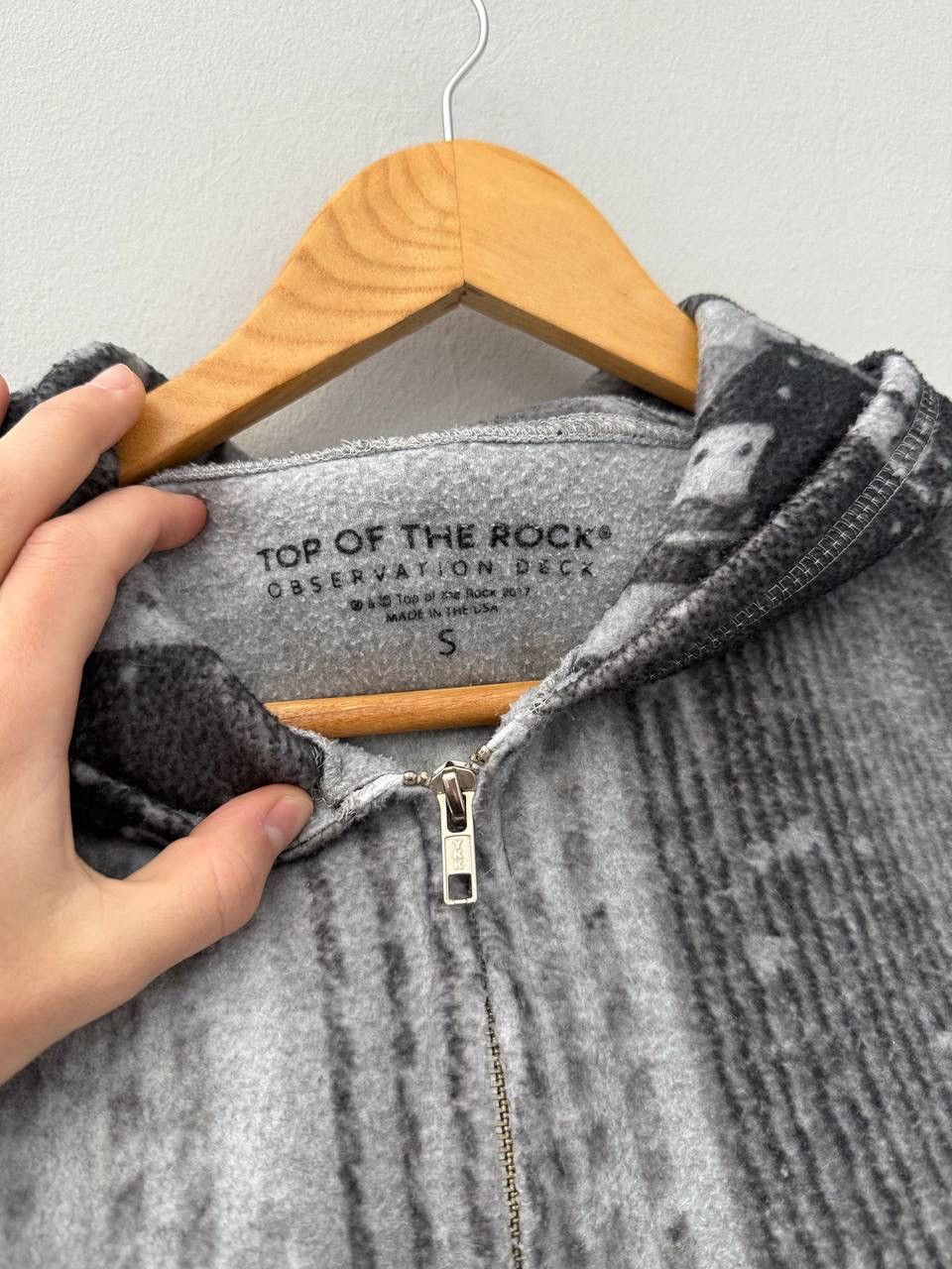 Vintage Top of Rock MEN AT WORK NYC NEW YORK Rockefeller Sweatshirt Size US S / EU 44-46 / 1 - 7 Thumbnail