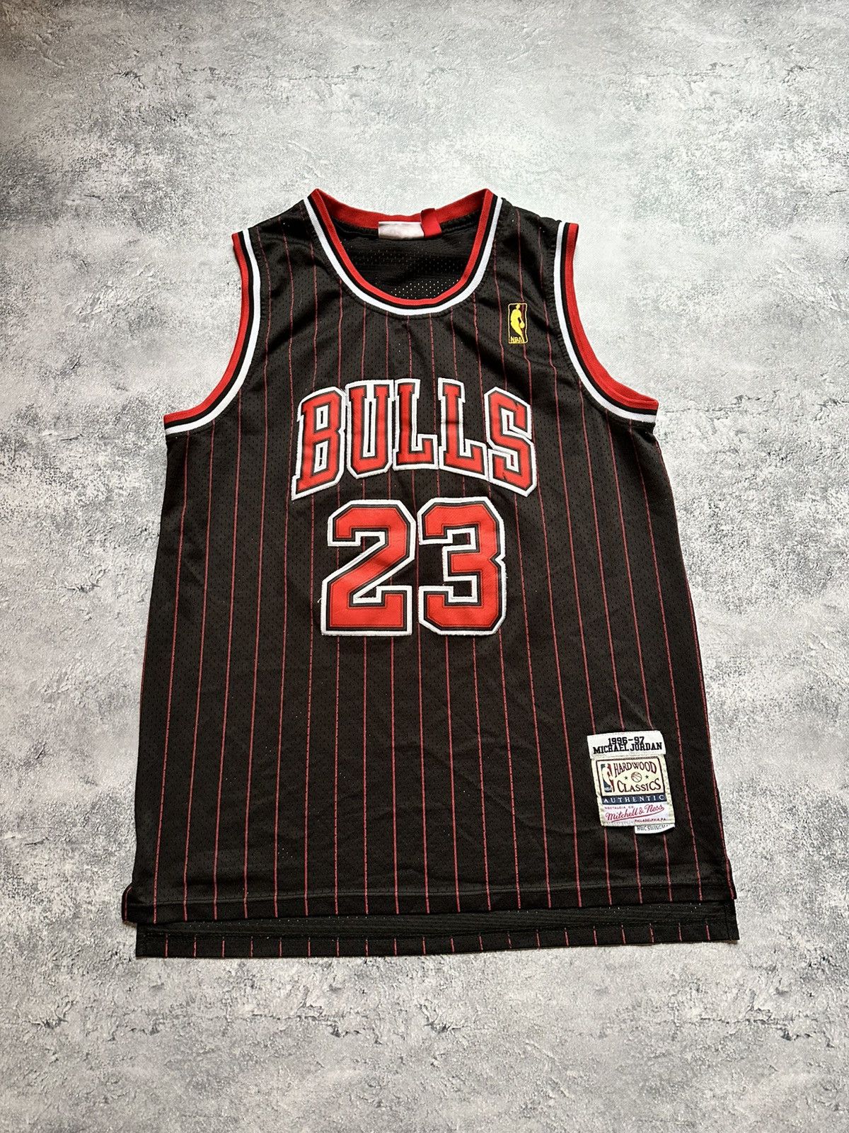michael jordan pinstripe bulls jersey