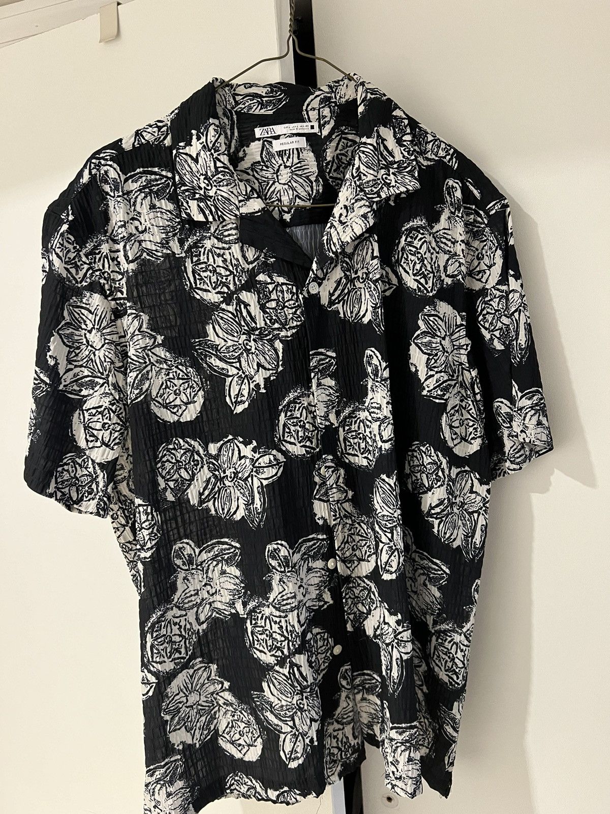 Zara Zara short sleeve button up Size US L / EU 52-54 / 3 - 1 Thumbnail