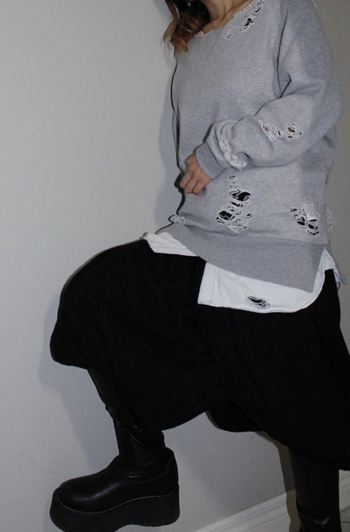Maison MIHARA YASUHIRO MIHARA YASUHIRO Grey distressed long sleeve sweatshirt Size XS / US 0-2 / IT 36-38 - 2 Thumbnail