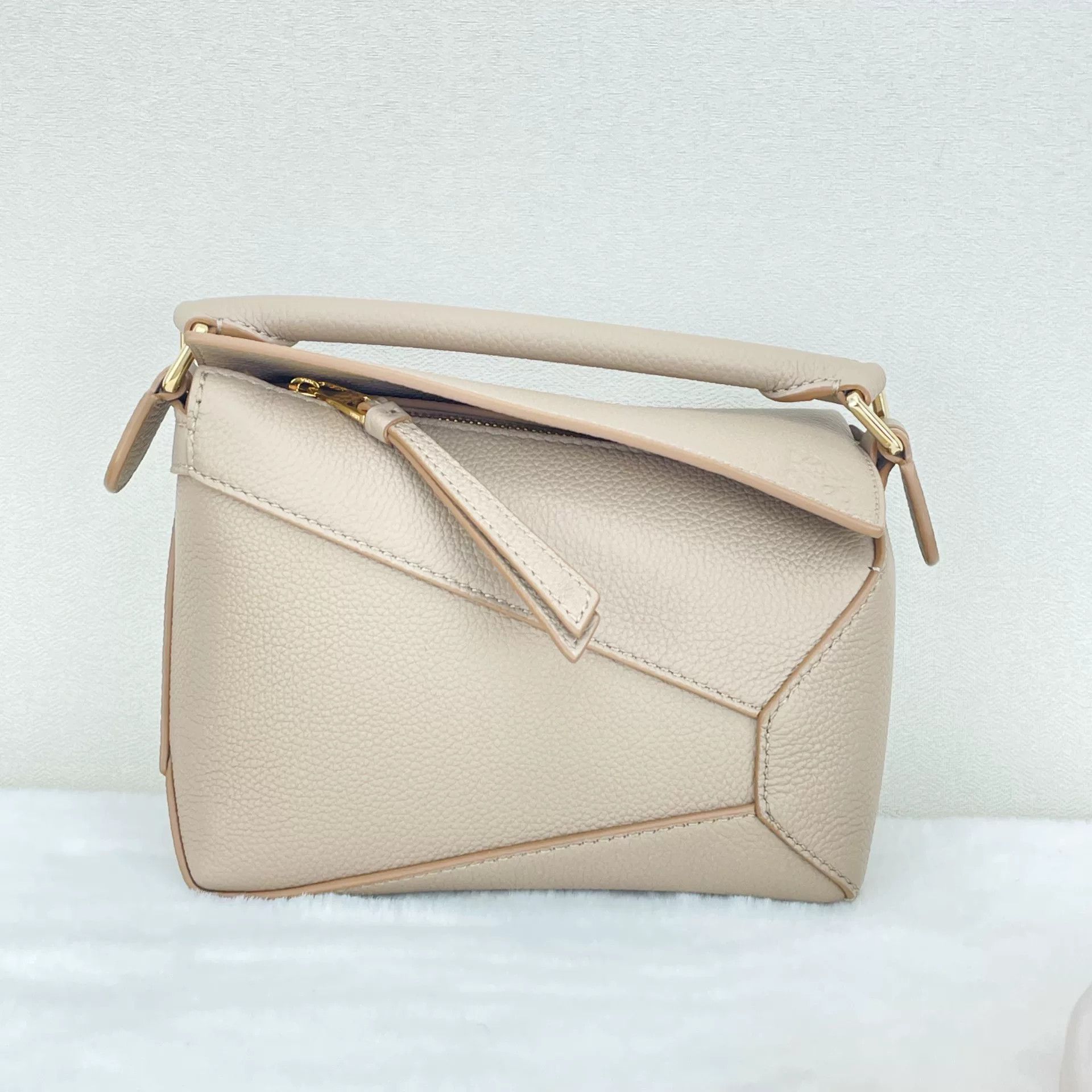 Loewe Pre-loved Bag Very good condition Size ONE SIZE - 1 Thumbnail