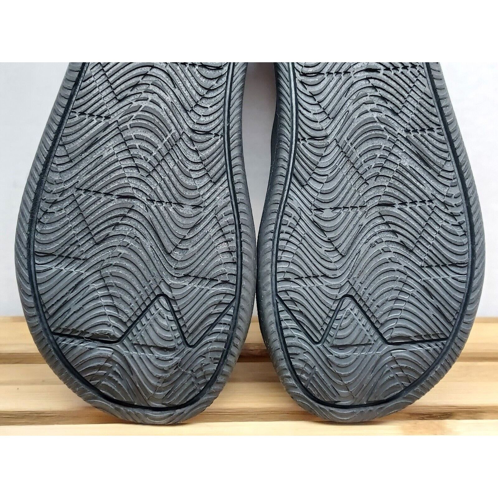 Chaco Chaco Kids | Tie-Dye | Chillos Slide Sandals Size Y4 Size US 4 / IT 34 - 9 Thumbnail