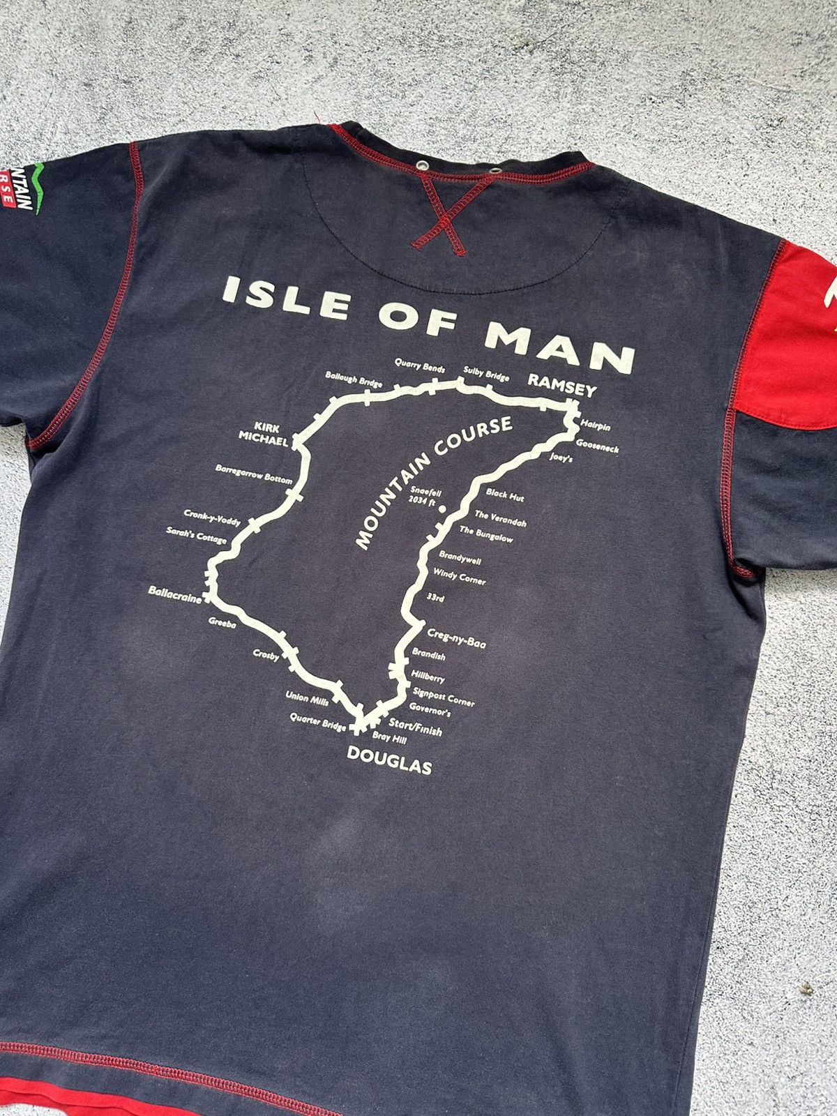 Vintage TT Isle of Man 2010 T-shirt Road Races Mountain Course Size US L / EU 52-54 / 3 - 13 Thumbnail