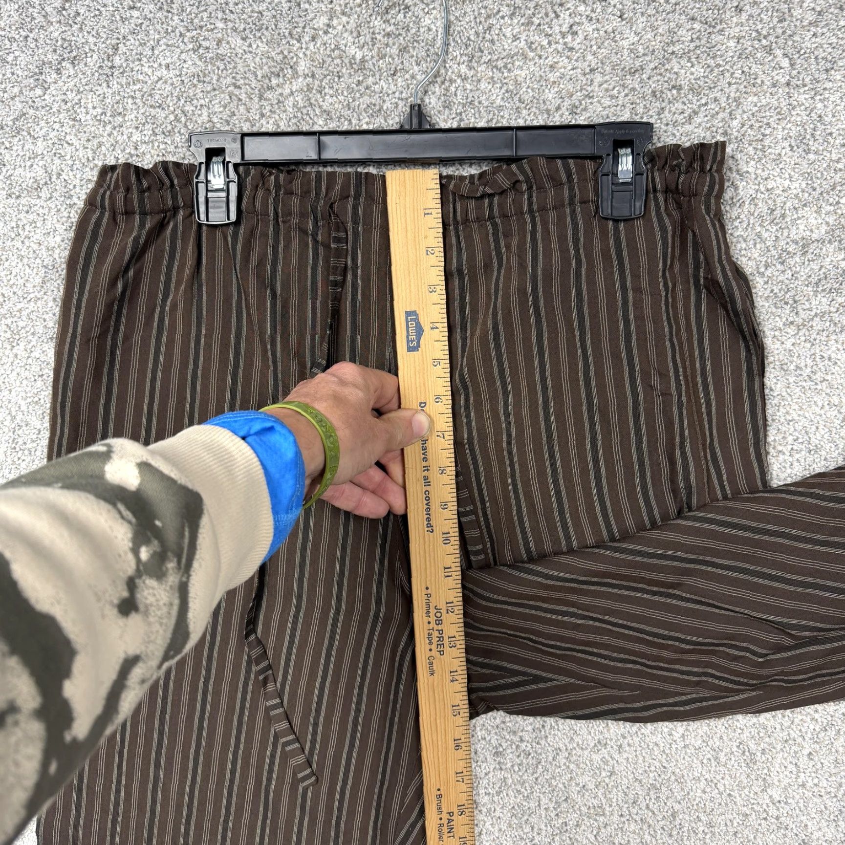 Liz Claiborne VINTAGE Liz Claiborne Collection Pants Women 10 Brown Striped Elastic Waist Pockets Lightweight Rayon 29.5in Inseam Casual Business Mens Womens Girls? Size 32" / US 10 / IT 46 - 5 Thumbnail