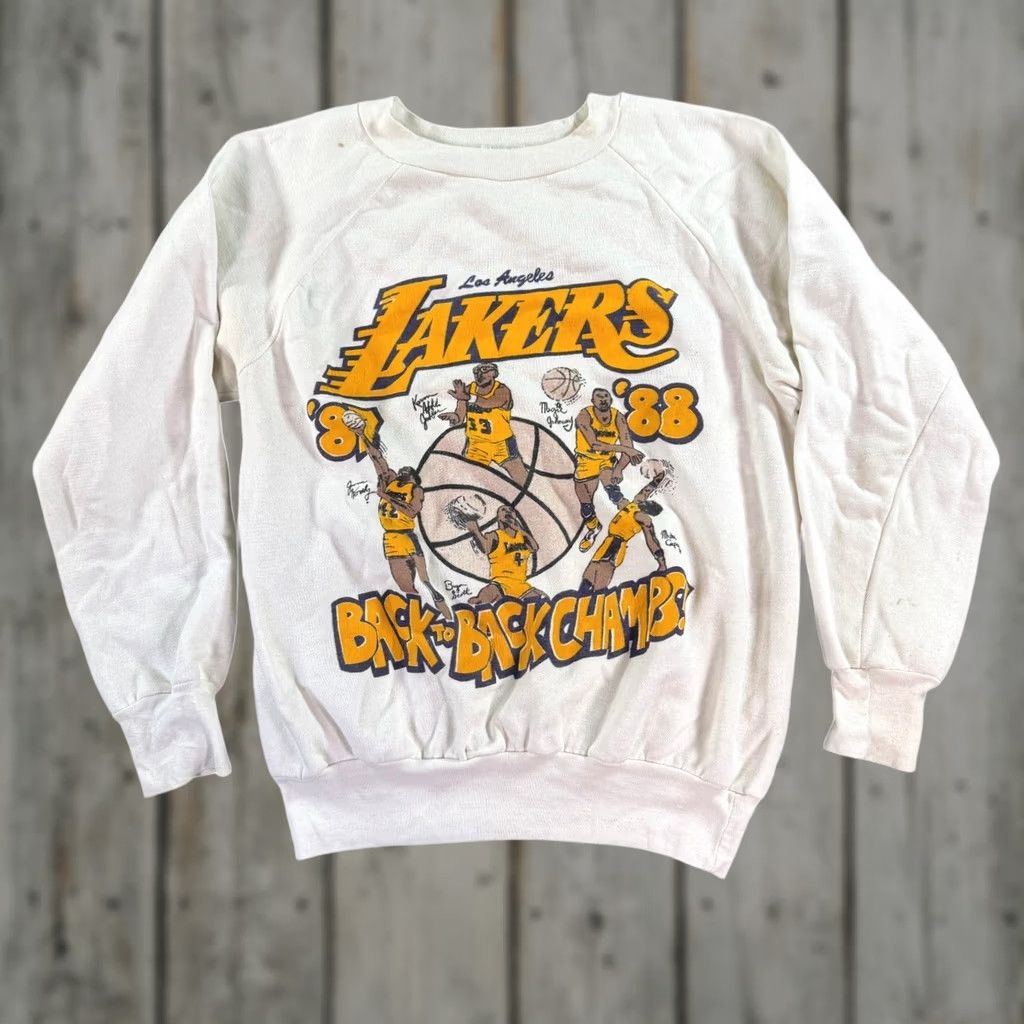 Vintage VINTAGE LA Lakers Sweatshirt Mens Small White 80s Back to Back Champs Graphic Size US S / EU 44-46 / 1 - 1 Thumbnail