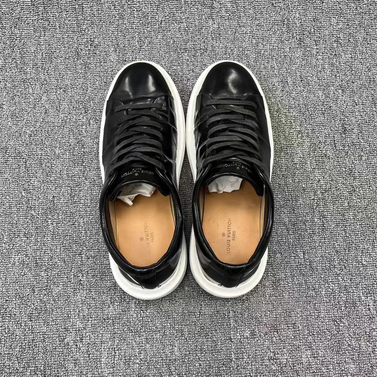 Louis Vuitton louis vuitton beverly hills black sneakers. Size US 9 / EU 42 - 3 Thumbnail