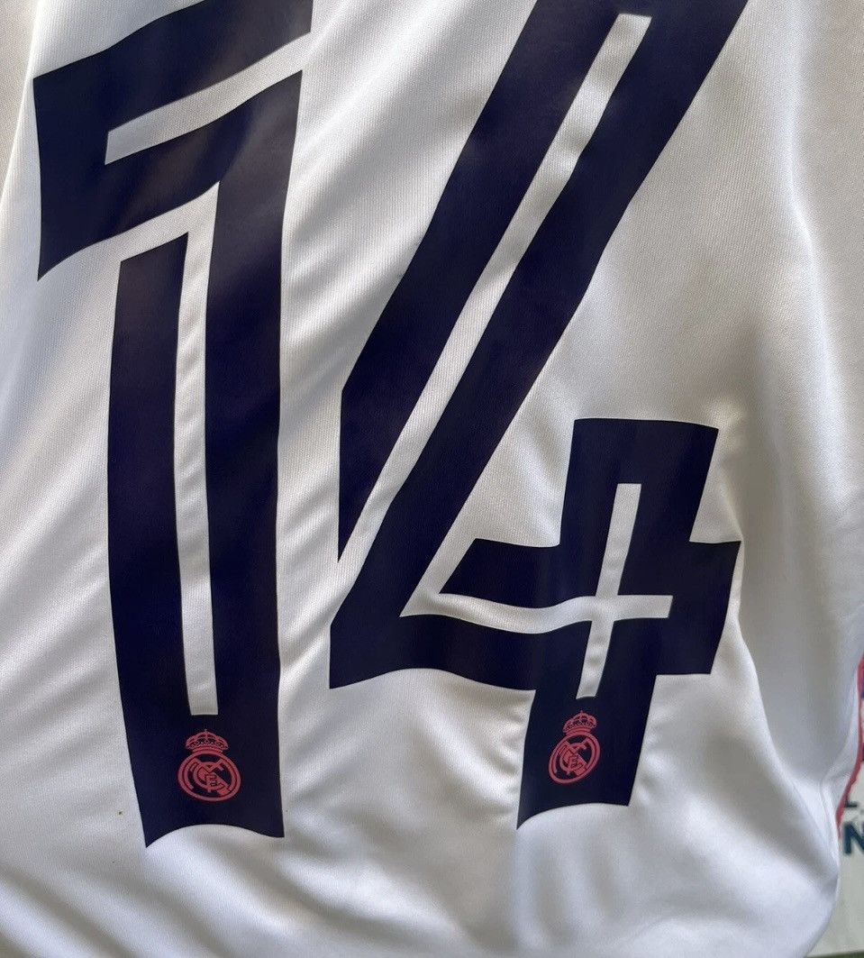 Adidas Casemiro jersey real madrid Size US S / EU 44-46 / 1 - 4 Thumbnail