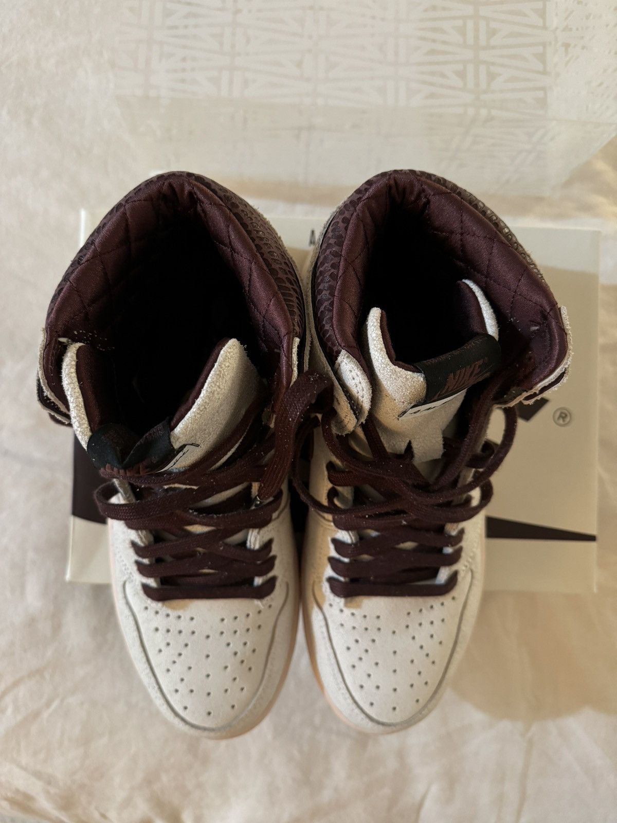 A Ma Maniere × Jordan Brand Air Jordan 1 High OG ‘Airness’ x A Ma Maniere Size US 9.5 / EU 42-43 - 6 Thumbnail