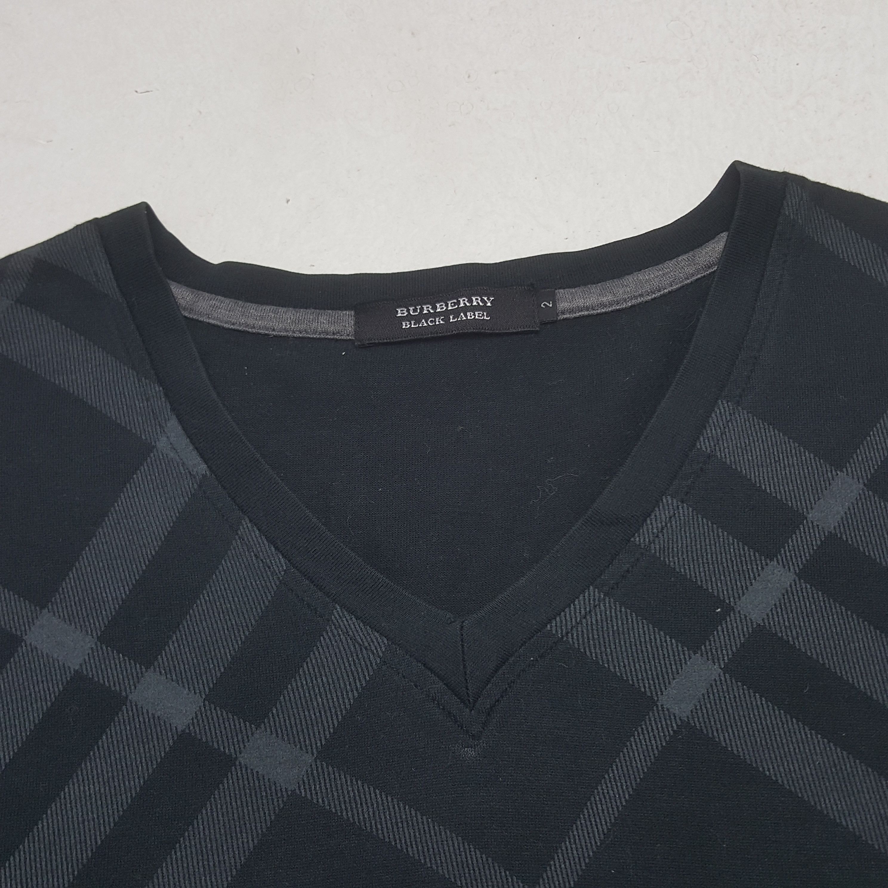Burberry Vintage Burberry London Custom Spell Out Nova Check Tshirt Size US S / EU 44-46 / 1 - 4 Thumbnail