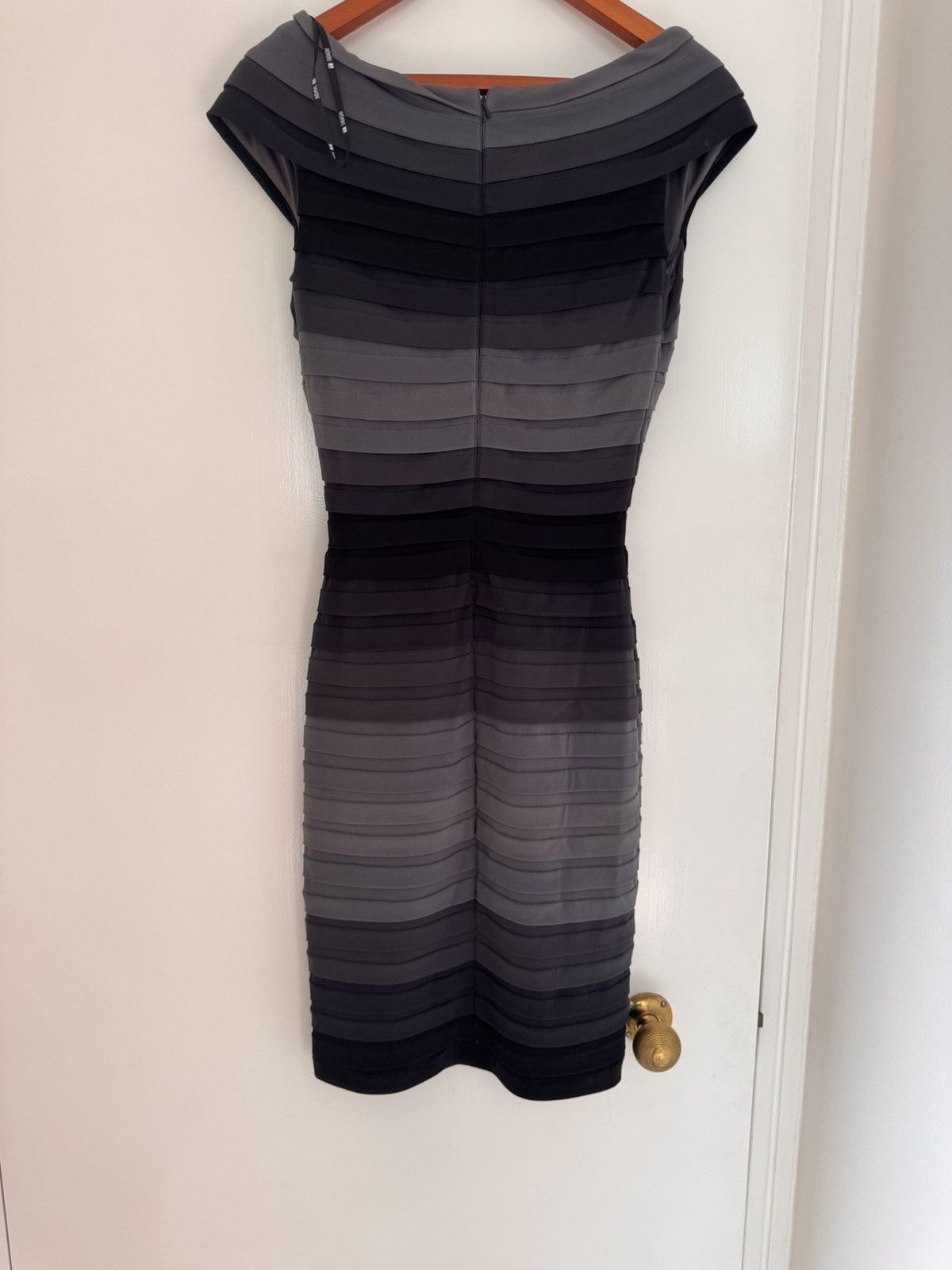 Tadashi Shoji Tadashi Shoji Ombré Bandage Bodycon Dress XS Size XS / US 0-2 / IT 36-38 - 9 Thumbnail