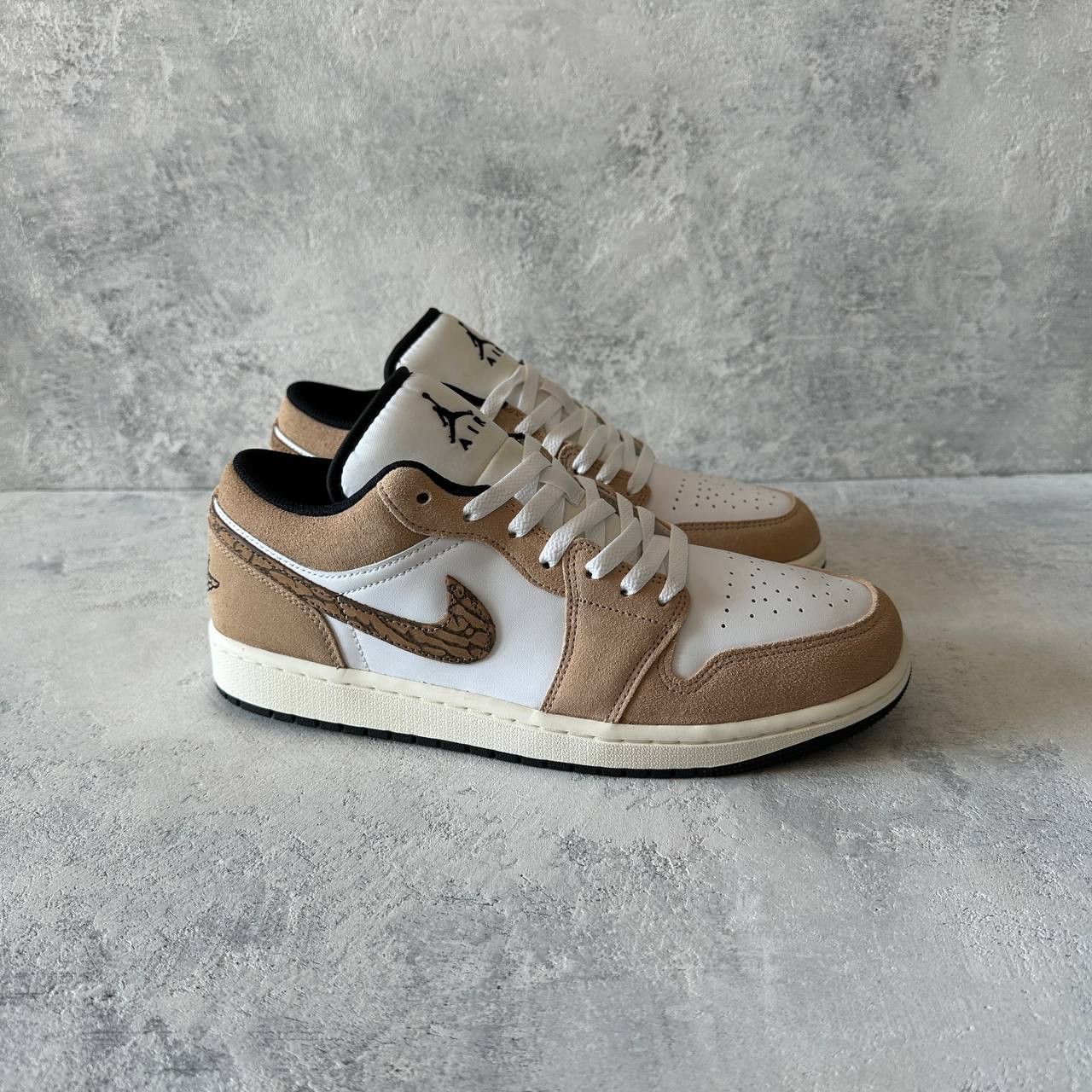 Jordan Brand Air Jordan 1 Low SE "Brown Elephant" Size 43 DZ4130-201 Size US 9.5 / EU 42-43 - 2 Thumbnail