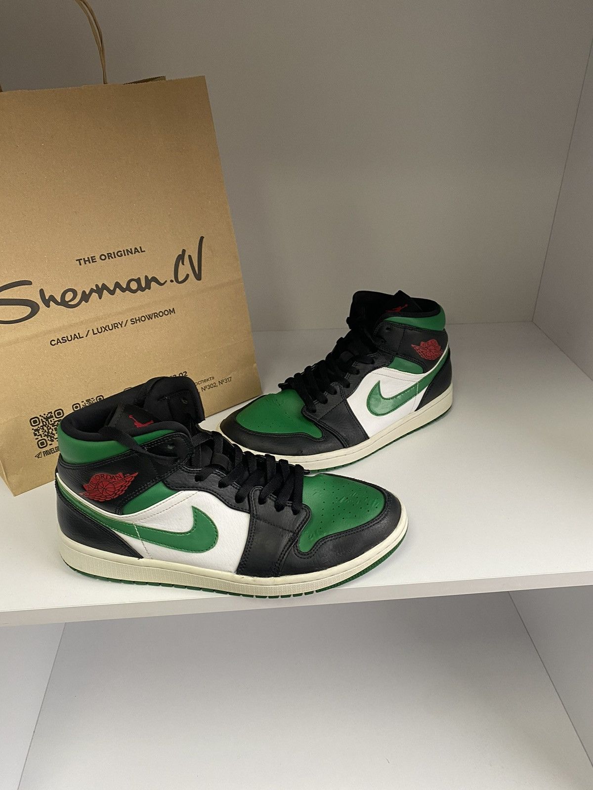 Nike × Vintage Vintage Nike Air Jordan 1 Mid Pine Green Black Size US 10 / EU 43 - 4 Thumbnail