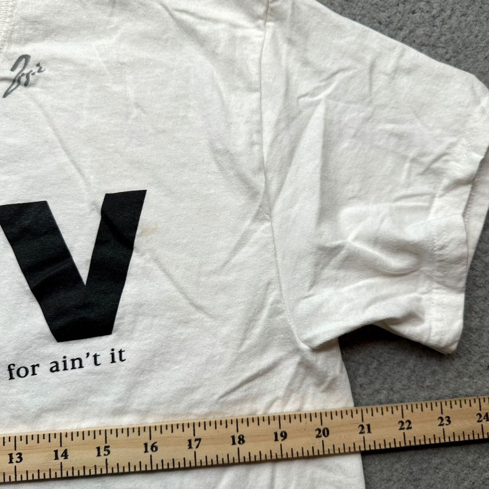 Gildan VINTAGE? No. Signed Logic Gildan YSIV Rapper It’s What You All Been Waiting For T-Shirt White L Men Crew Neck Short Sleeve Cotton Logo Size US L / EU 52-54 / 3 - 4 Thumbnail