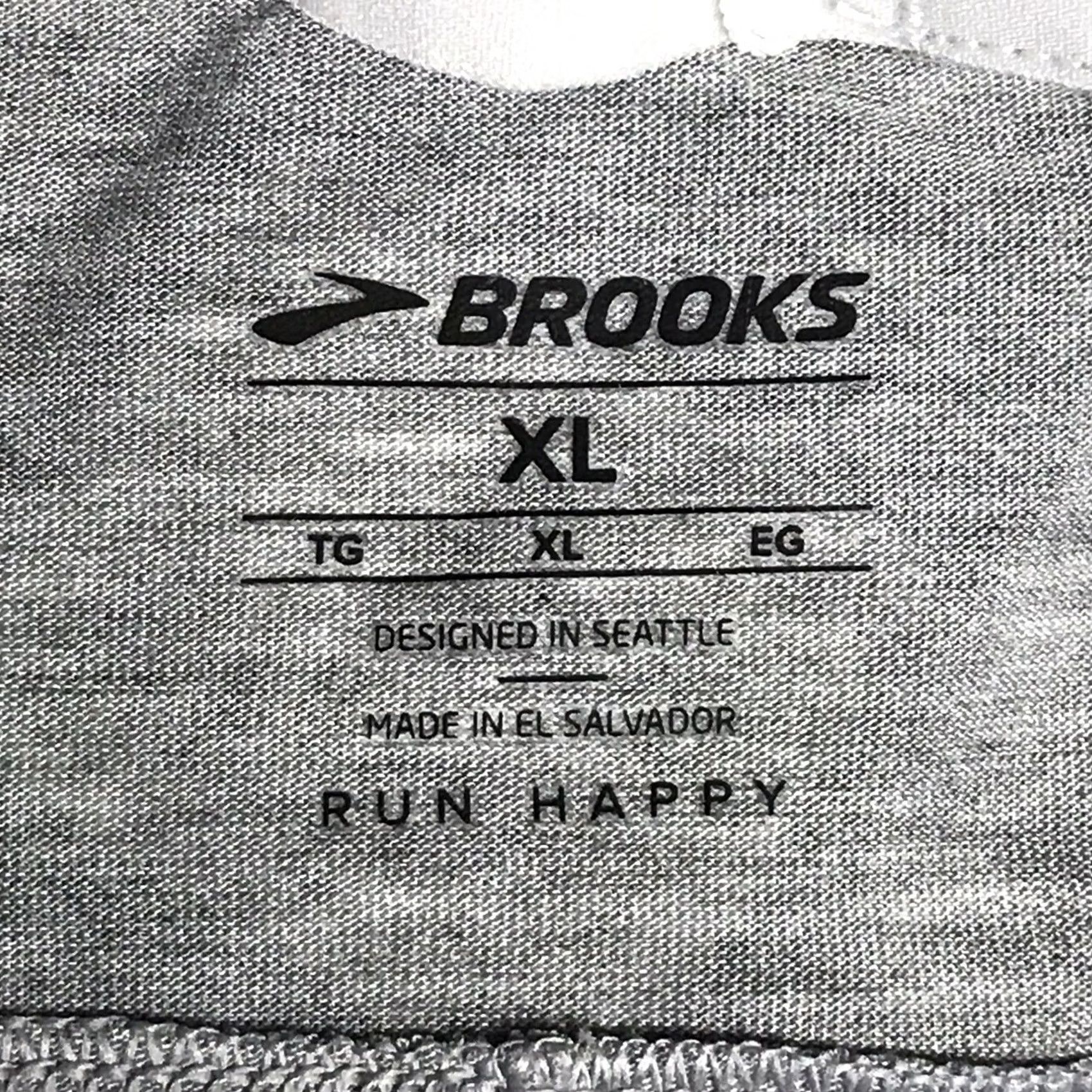 Brooks Brooks Women Gray Christmas Run Merry Go Graphic Long Sleeve Running T-Shirt XL Size XL / US 12-14 / IT 48-50 - 2 Thumbnail