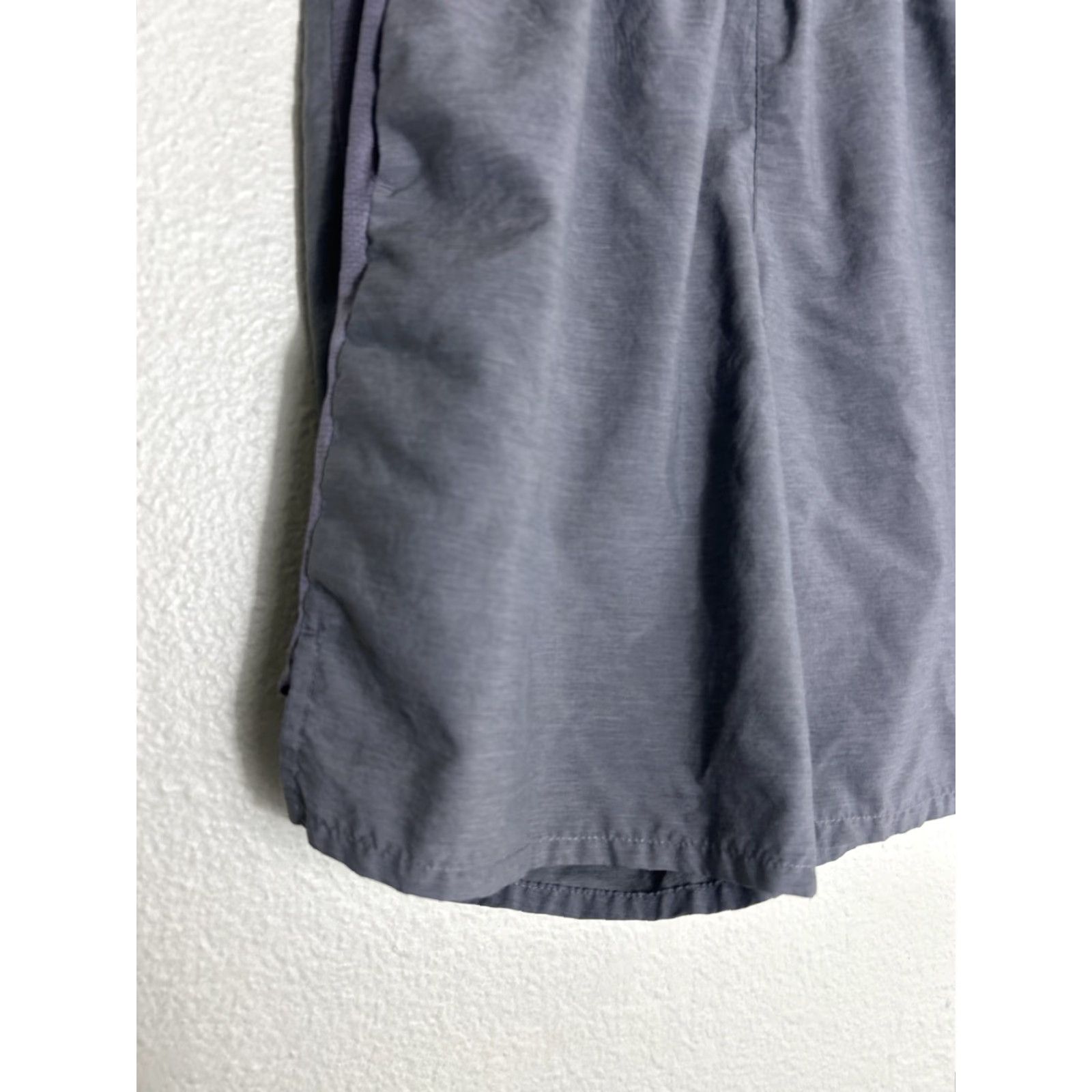 Nike Nike Challenger Running Shorts Men Medium Gray 8" Inseam Athletic Pockets Drawstring Quick Dry Reflective UV Protection Size US 31 - 2 Thumbnail