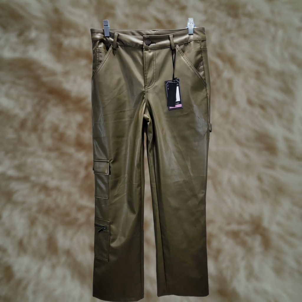 Olive Ci Sono Womens Faux Leather Carpenter Pants XL Olive Green Pockets Straight Leg Carpenter Womens XL Olive Green CI SONO Size 40" / US 18 - 1 Thumbnail