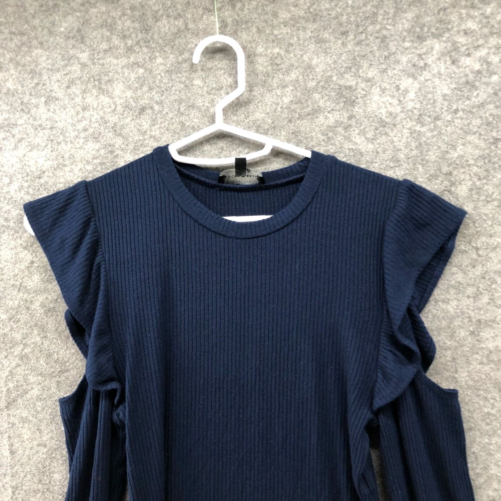Lucky Brand VINTAGE? No. Lucky Brand Cold Shoulder Long Sleeve T Shirt Womens XS Blue Ruffle Ribbed Size XS / US 0-2 / IT 36-38 - 3 Thumbnail