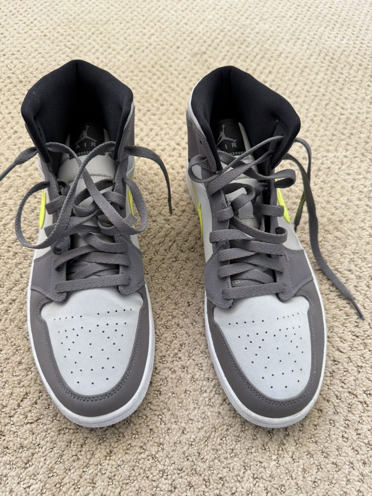 Jordan Brand **RARE JORDAN 1 GUNSMOKE VOLT Size US 11 / EU 44 - 2 Thumbnail