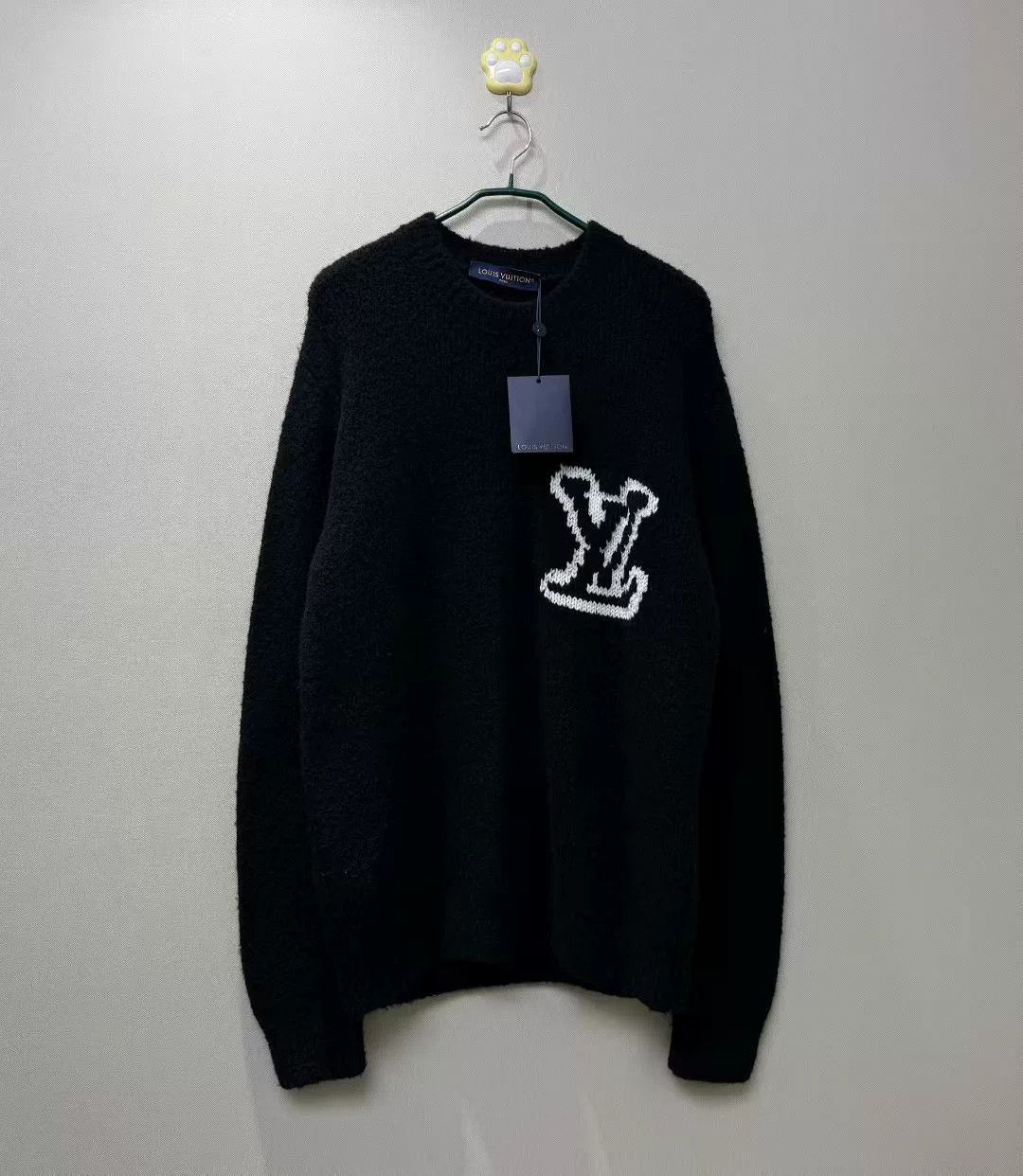 Louis Vuitton Louis Vuitton LV Large Logo Teddy Sweater Size US XL / EU 56 / 4 - 1 Thumbnail