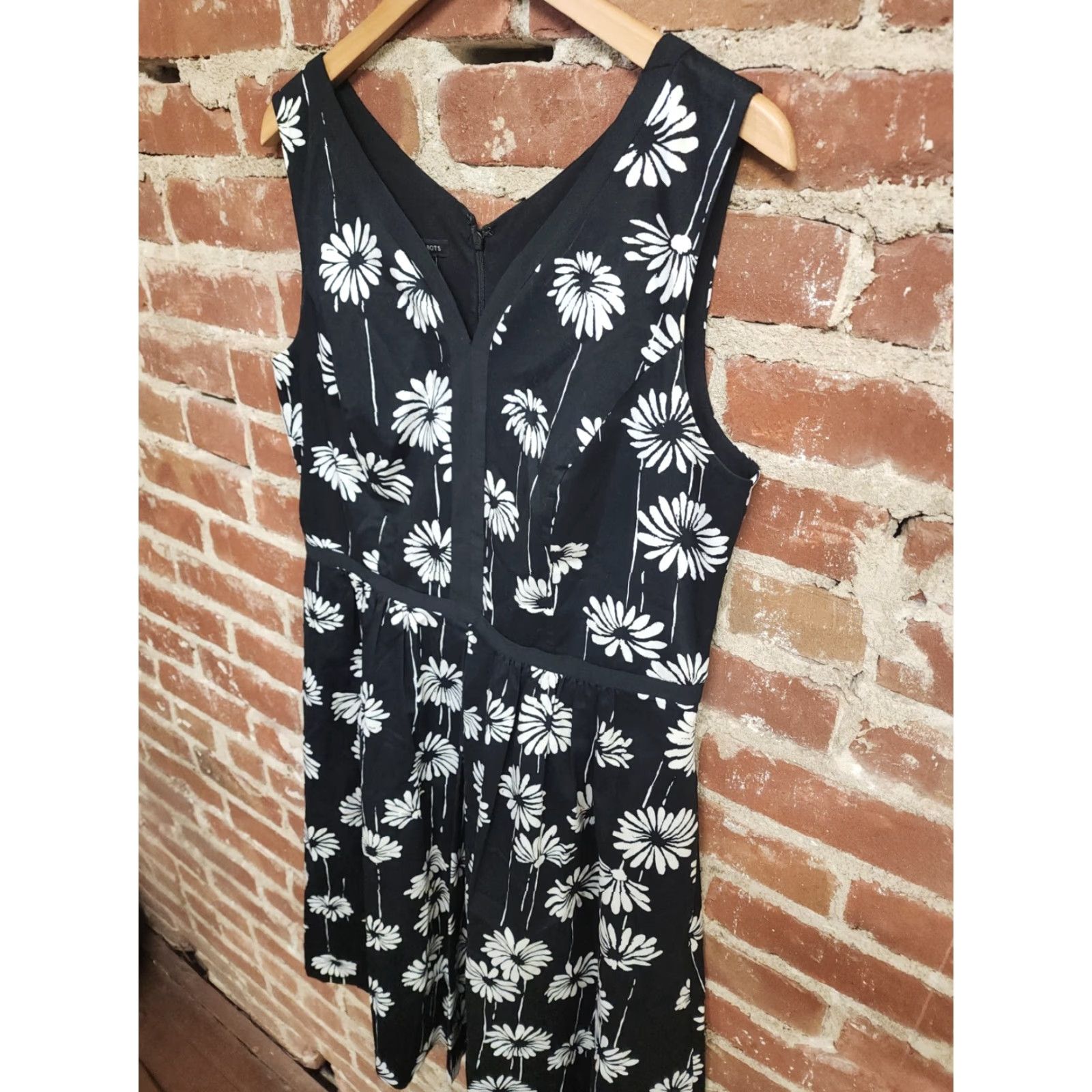 Talbots Talbots Floral Dress Womens Size 12 Sleeveless Knee Length Multicolor Pleated Knee Length Dress Womens Size XL / US 12-14 / IT 48-50 - 4 Thumbnail