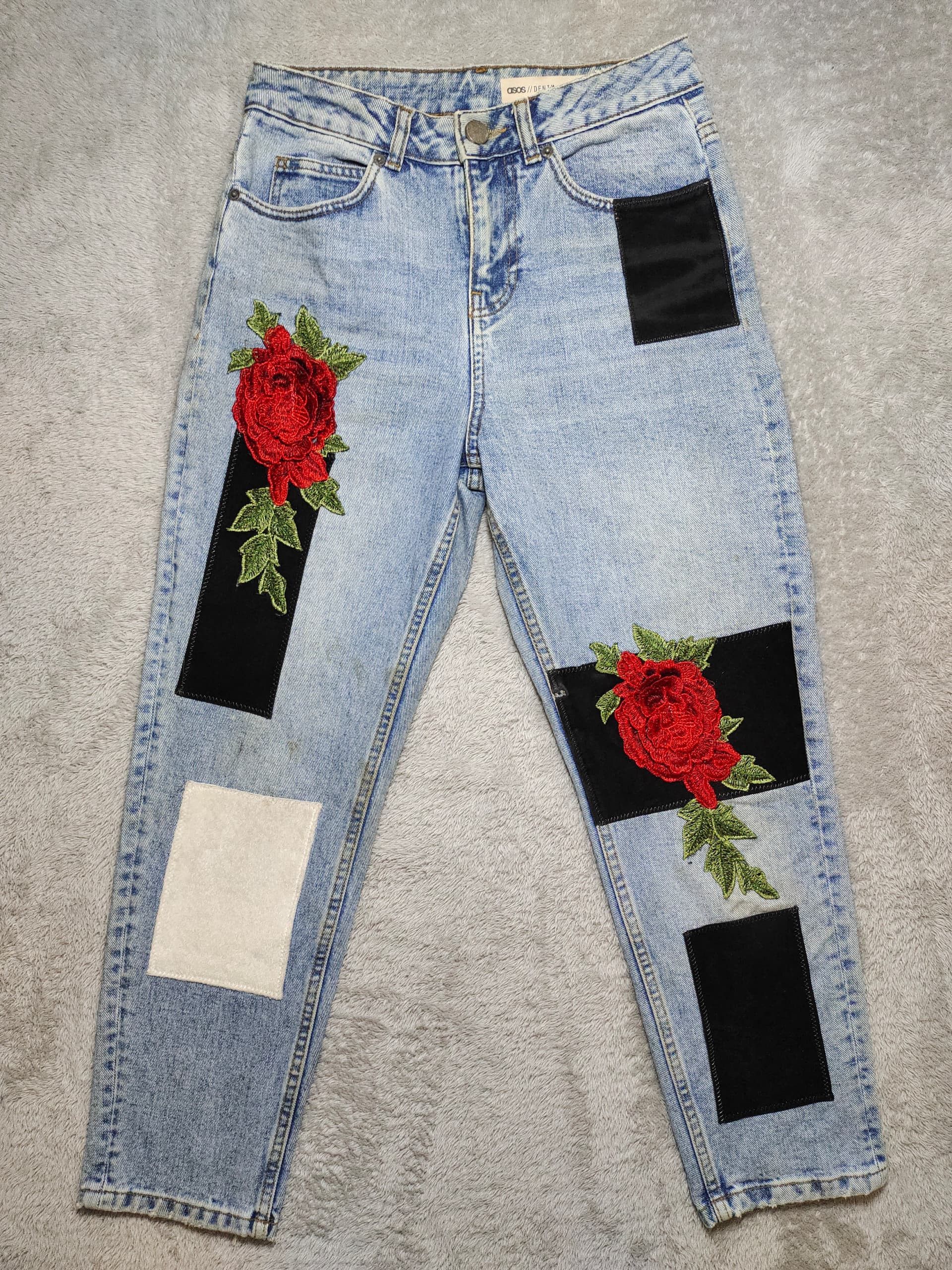 Asos ASOS CURVE 3D ROSE MOM HIGH WAIST JEANS SIZE 28 Size 28" / US 6 / IT 42 - 1 Thumbnail
