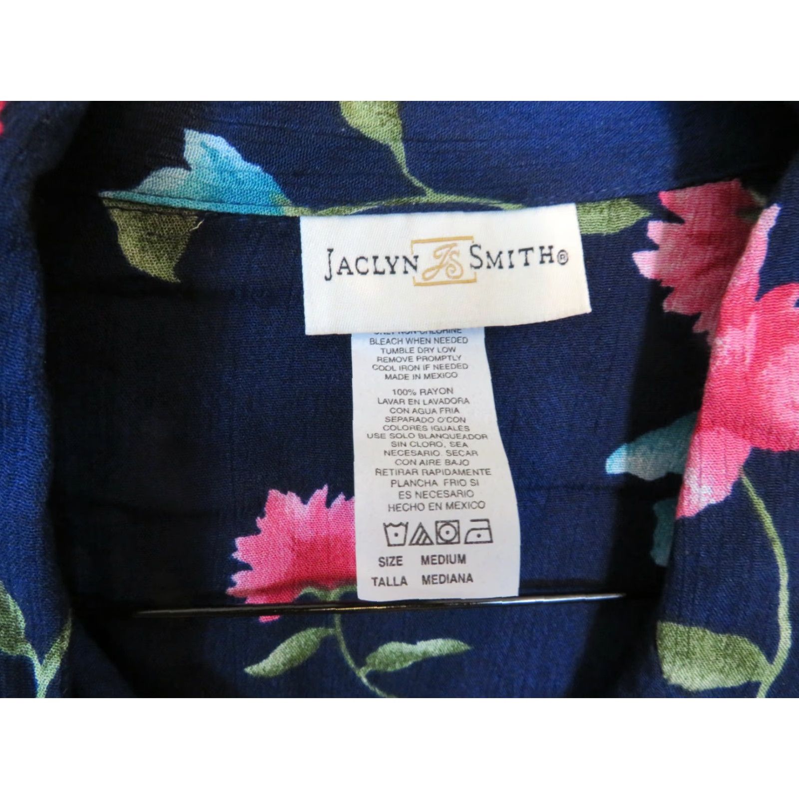 Vintage VINTAGE Jaclyn Smith Shirt Blue White Pink Flower Medium Adult Large Blue Jaclyn Smith Shirt Women’s Size L / US 10 / IT 46 - 3 Thumbnail