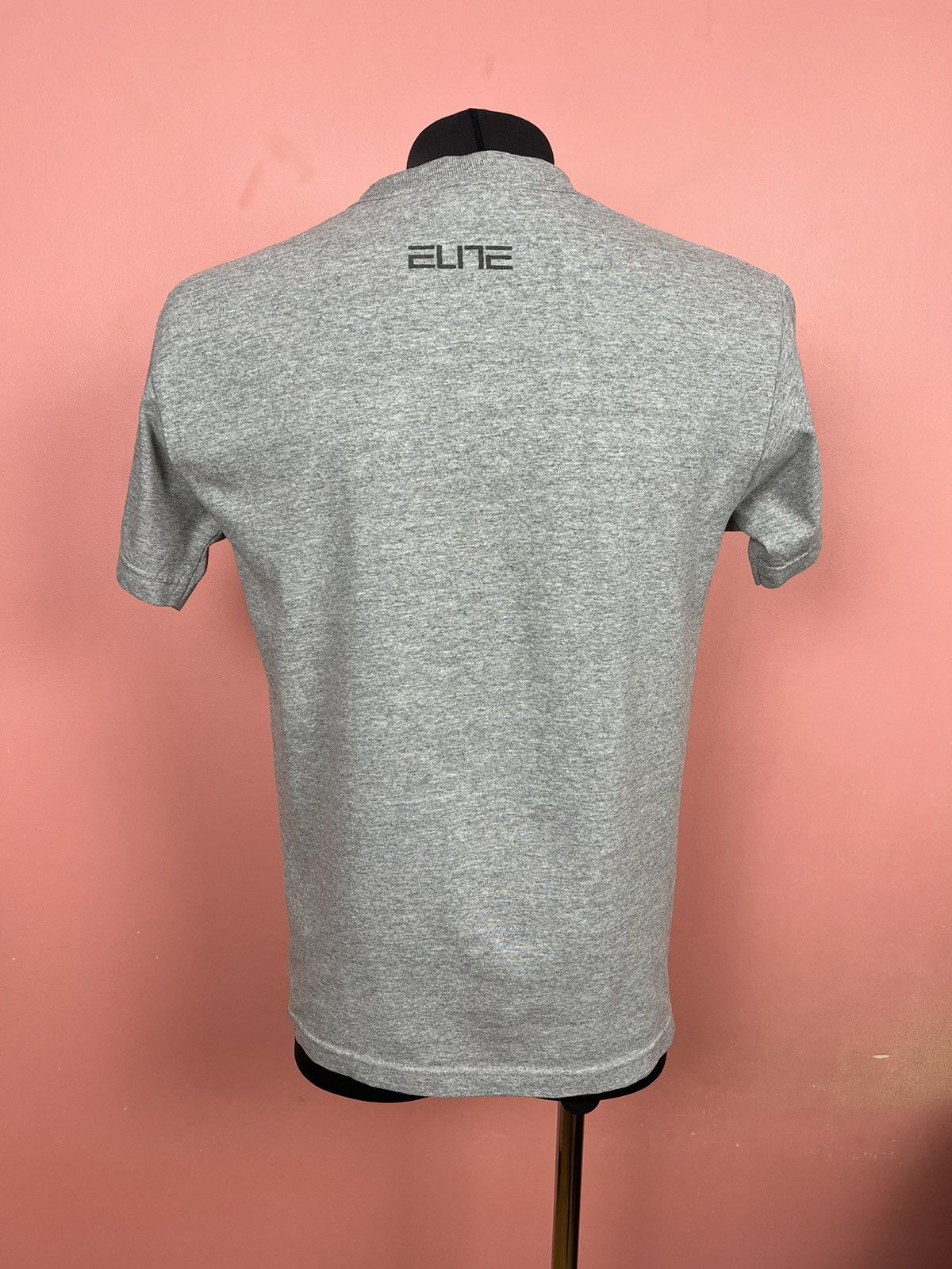 Vintage Nike vintage basketball uconn rare tee shirt sale Size US S / EU 44-46 / 1 - 3 Thumbnail
