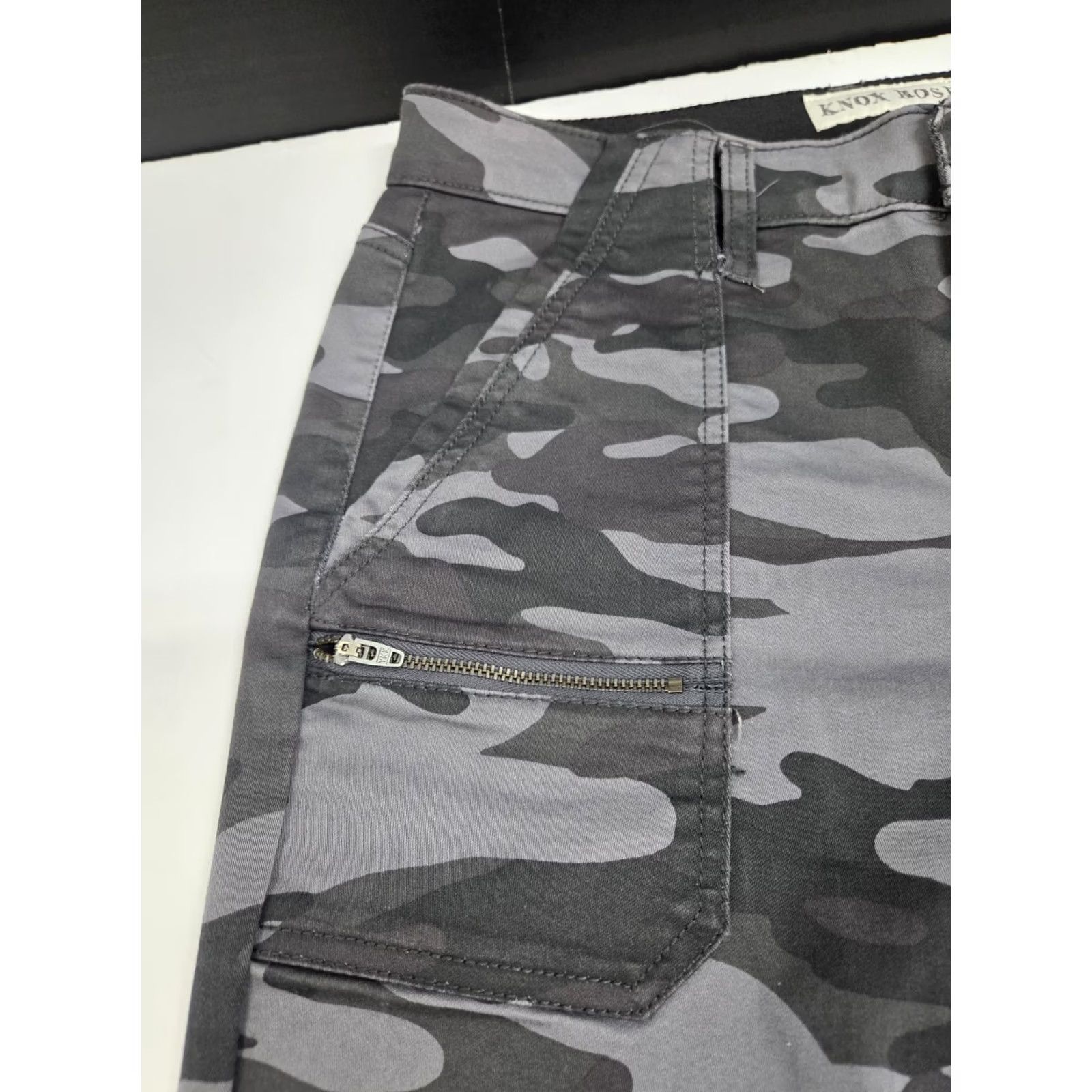 Vintage Knox Rose Camo Mid Rise Ankle Skinny Jeans Women's NWT Zip Legs/Pckts #8477 Size 32" / US 10 / IT 46 - 6 Thumbnail