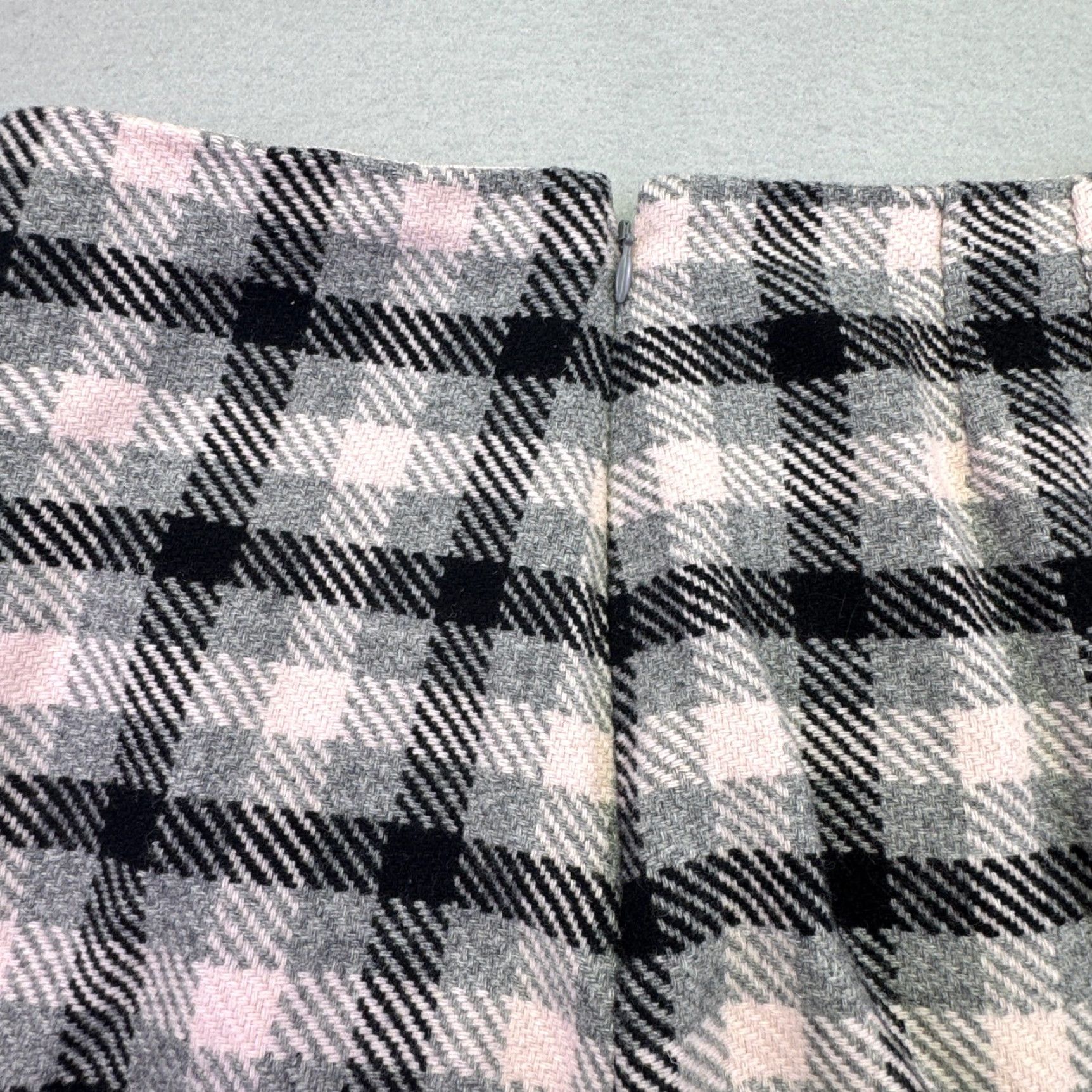 Talbots VINTAGE Talbots Skirt Women’s 12 Mini Plaid Wool Blend Black Pink Zipper Lined Wool Tweed Fall Winter Workwear Casual Mens? Size 34" / US 12 / IT 48 - 5 Thumbnail