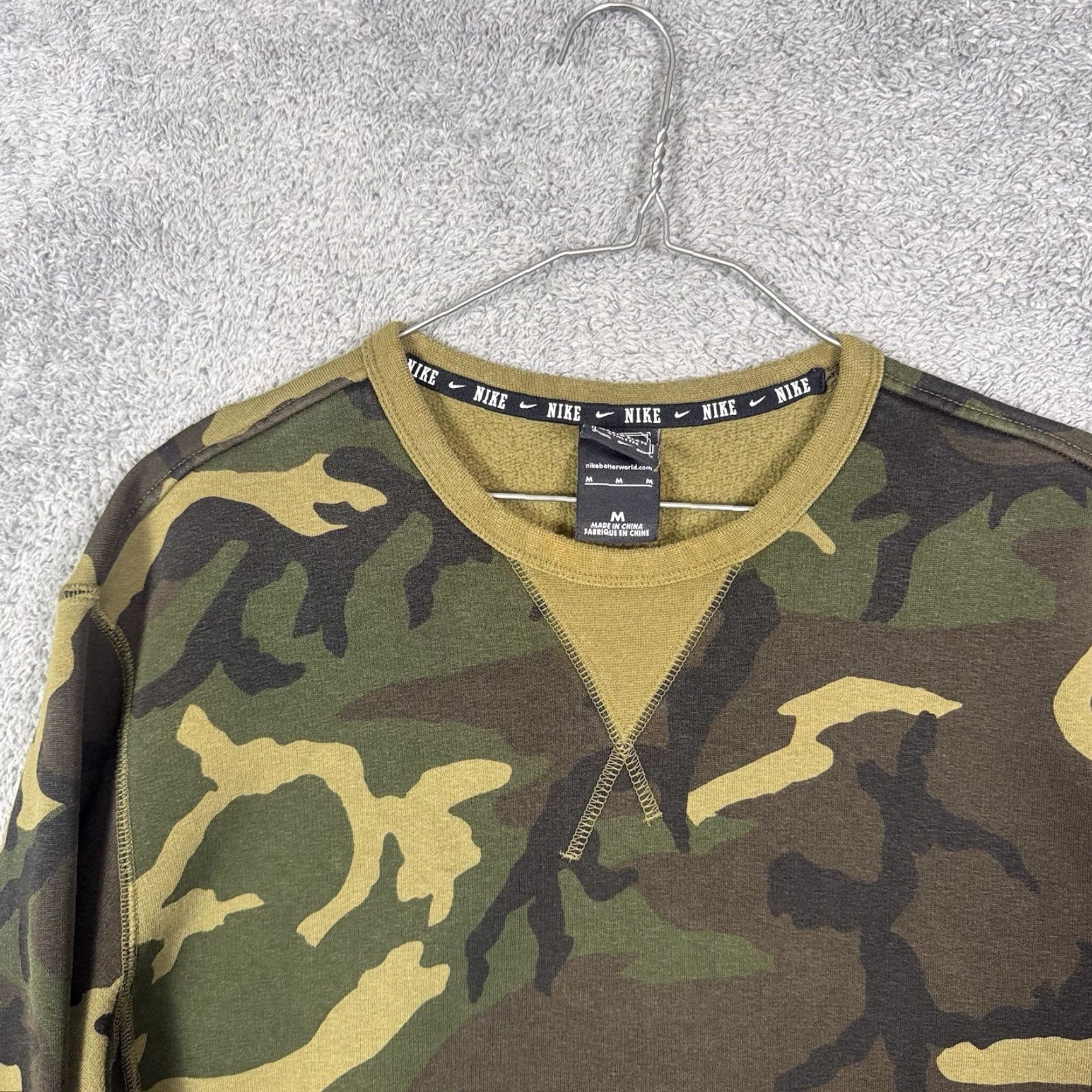 Nike Nike Camo Sweatshirt Mens M Pullover Crewneck Skate Y2K Grunge Military Woodland Size US M / EU 48-50 / 2 - 4 Thumbnail