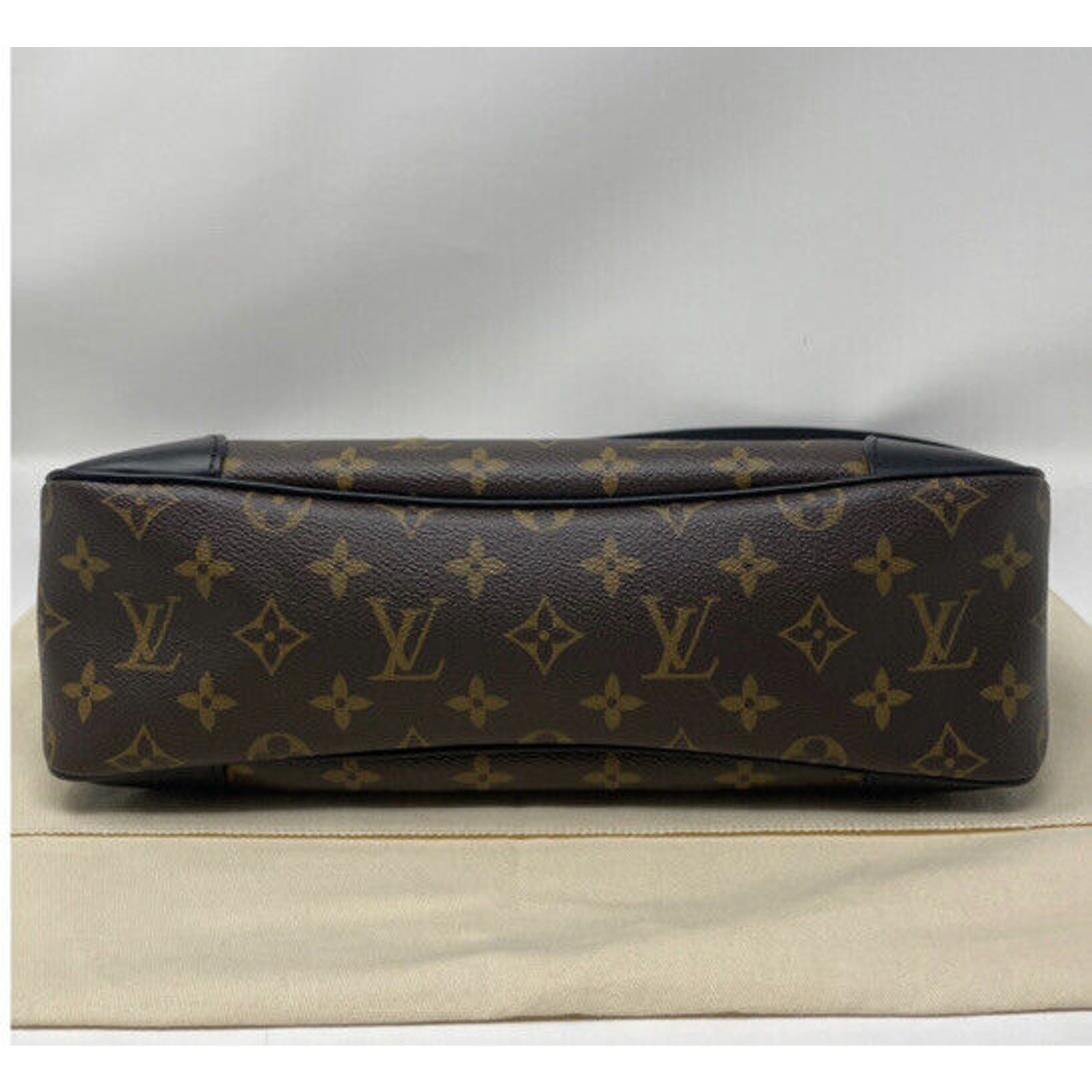 Louis Vuitton Louis Vuitton Odeon Monogram Shoulder Bag MM Brown Canvas Size ONE SIZE - 7 Thumbnail