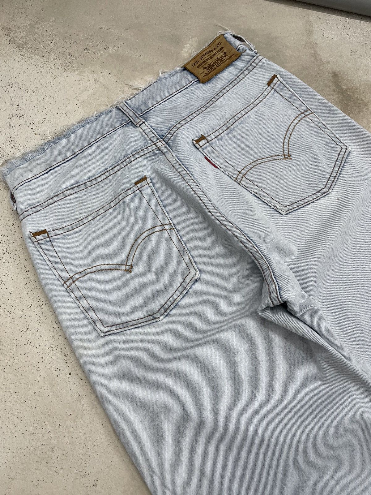 Levi's Vintage Levis Light Wash Distressed Denim Pants (AE5) Size US 28 / EU 44 - 15 Thumbnail