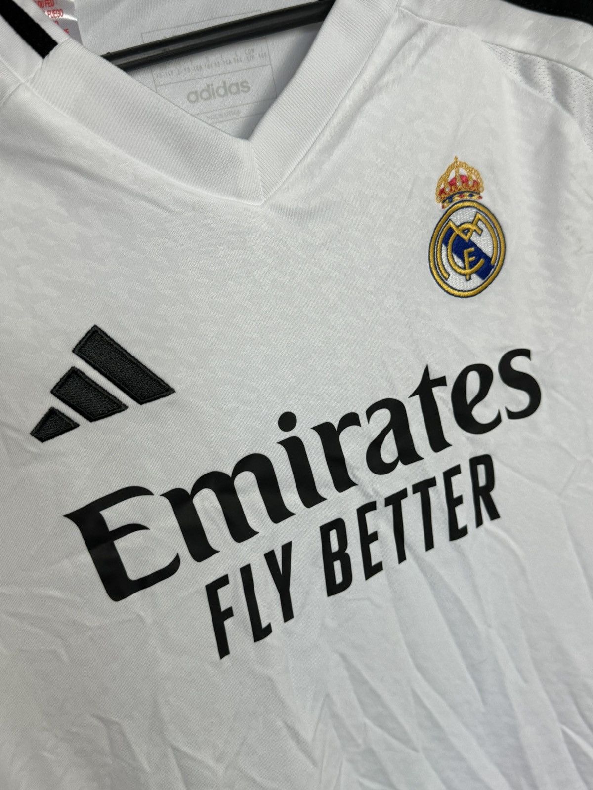 Adidas KIDS New Real Madrid 24/25 Home Camavinga Football Jersey Size US S / EU 44-46 / 1 - 4 Thumbnail