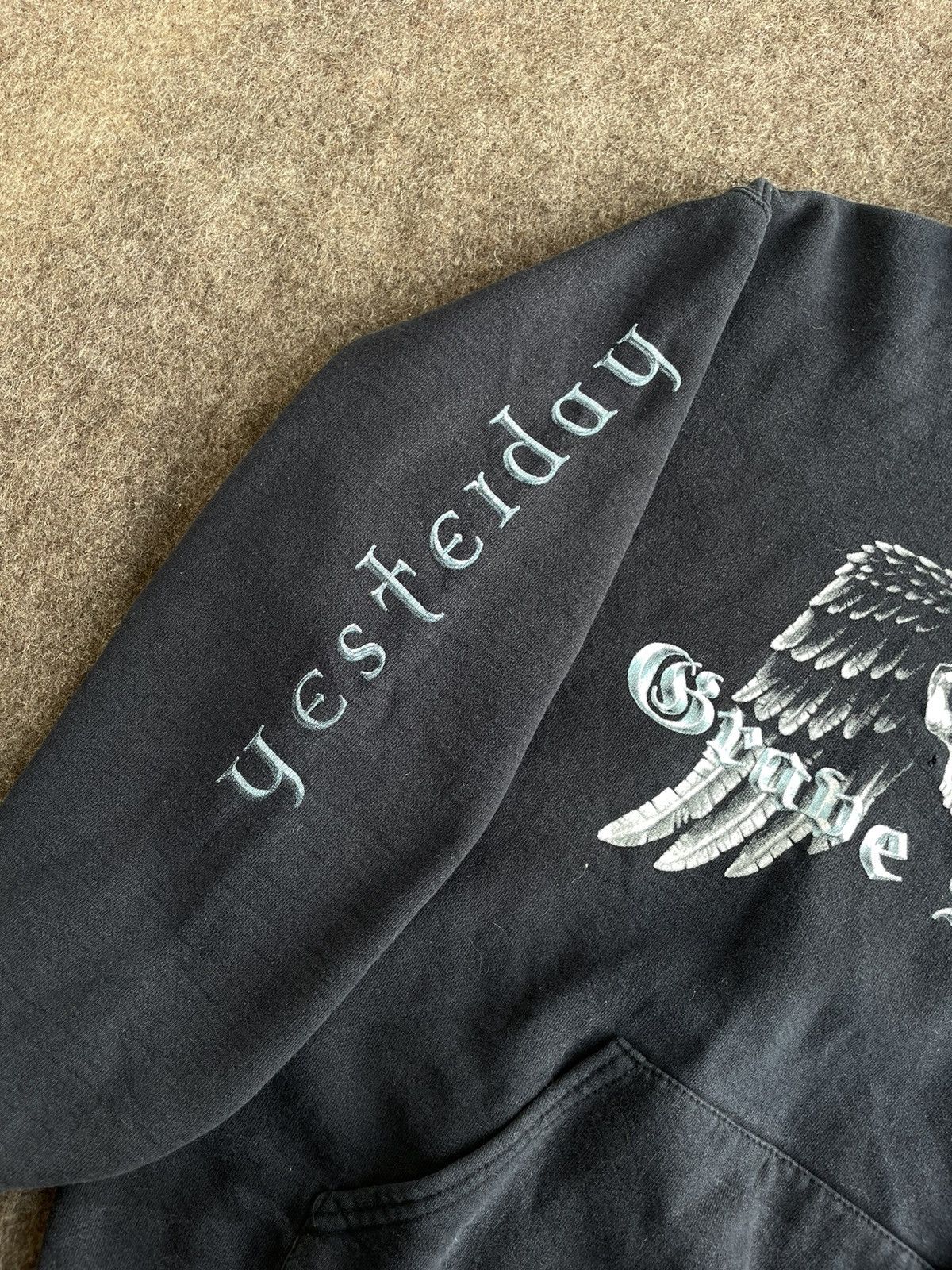 Band Tees × Fruit Of The Loom Grave Digger Yesterday Hoodie Size US L / EU 52-54 / 3 - 5 Thumbnail