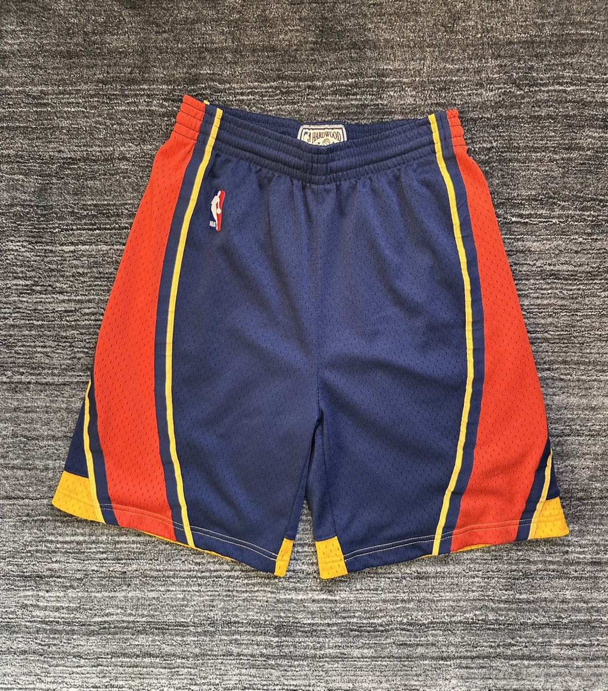 Mitchell & Ness Golden State Warriors 2009-10 Navy Swingman Shorts Size US 32 / EU 48 - 1 Thumbnail