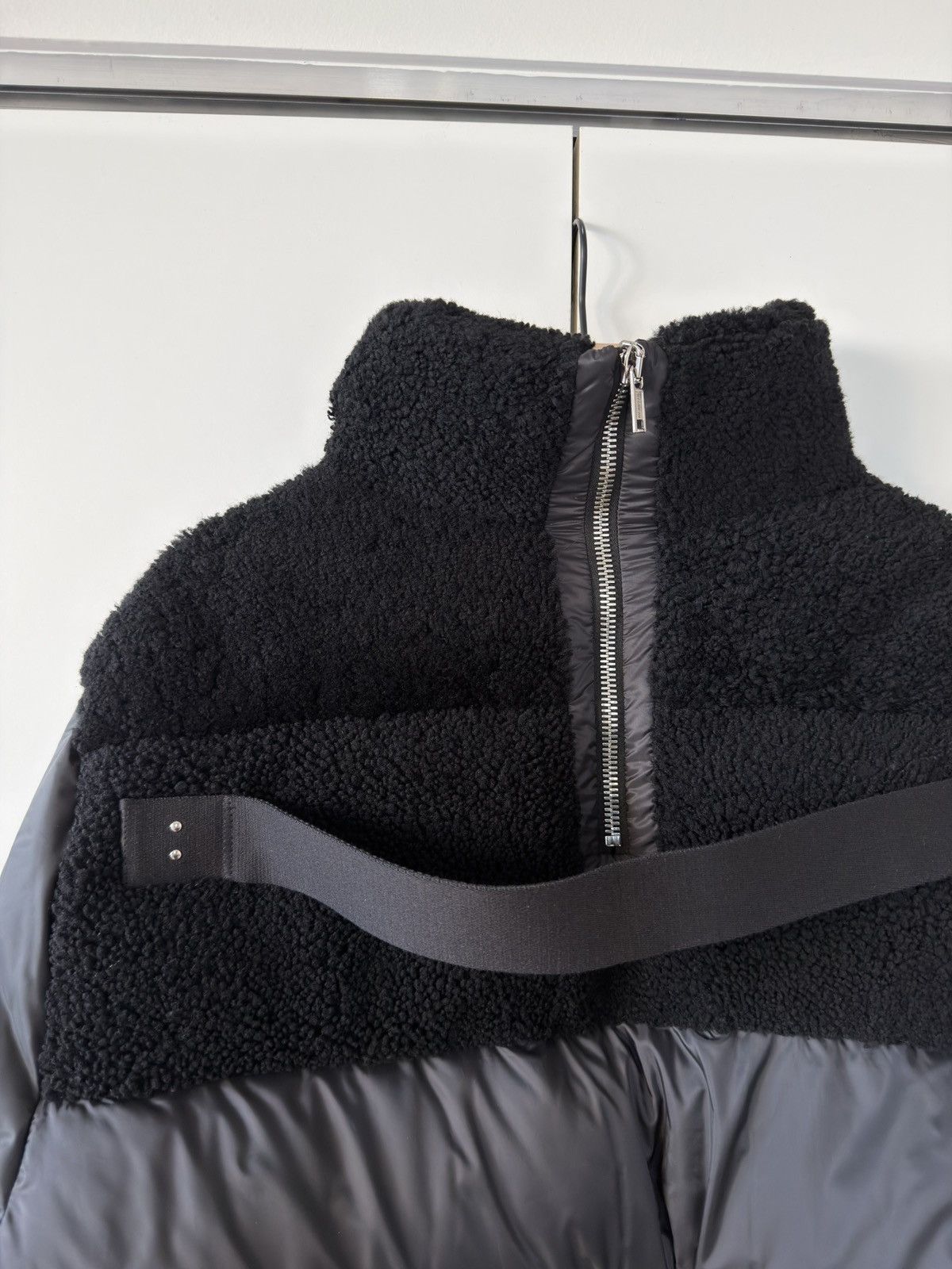 Moncler × Rick Owens Cyclopic Genuine Shearling Trim Down Puffer Jacket Black 4 Size US XL / EU 56 / 4 - 16 Thumbnail