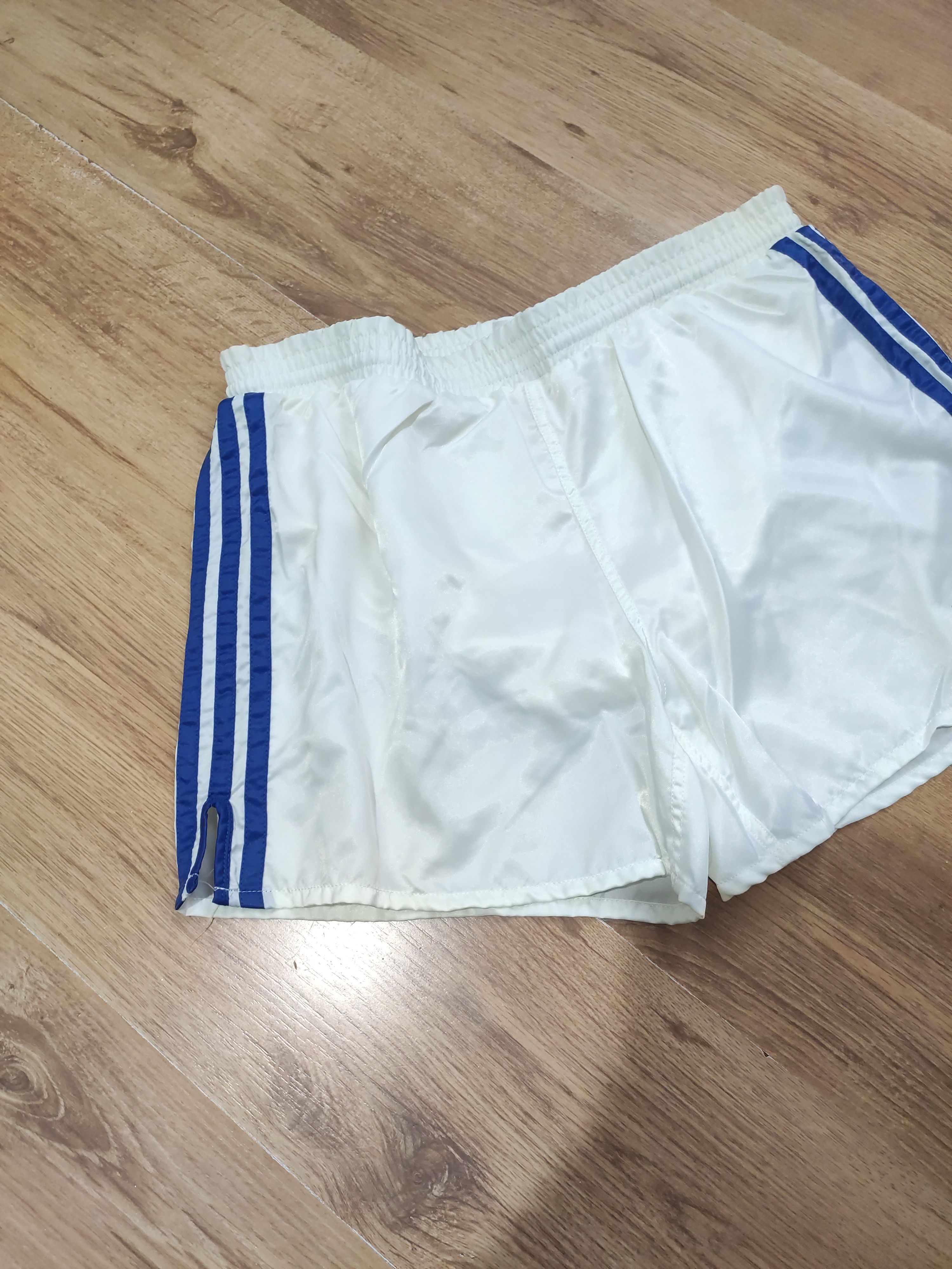 Adidas × Vintage Men's Vintage 80s Adidas Nylon Football Shorts Size 5 Medium Size US 34 / EU 50 - 2 Thumbnail