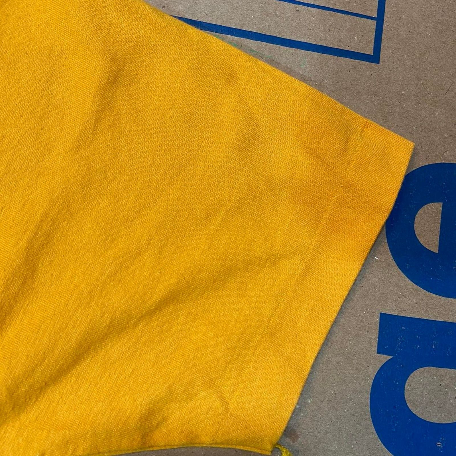 Other 90s yellow single stitch tee Size US L / EU 52-54 / 3 - 4 Thumbnail